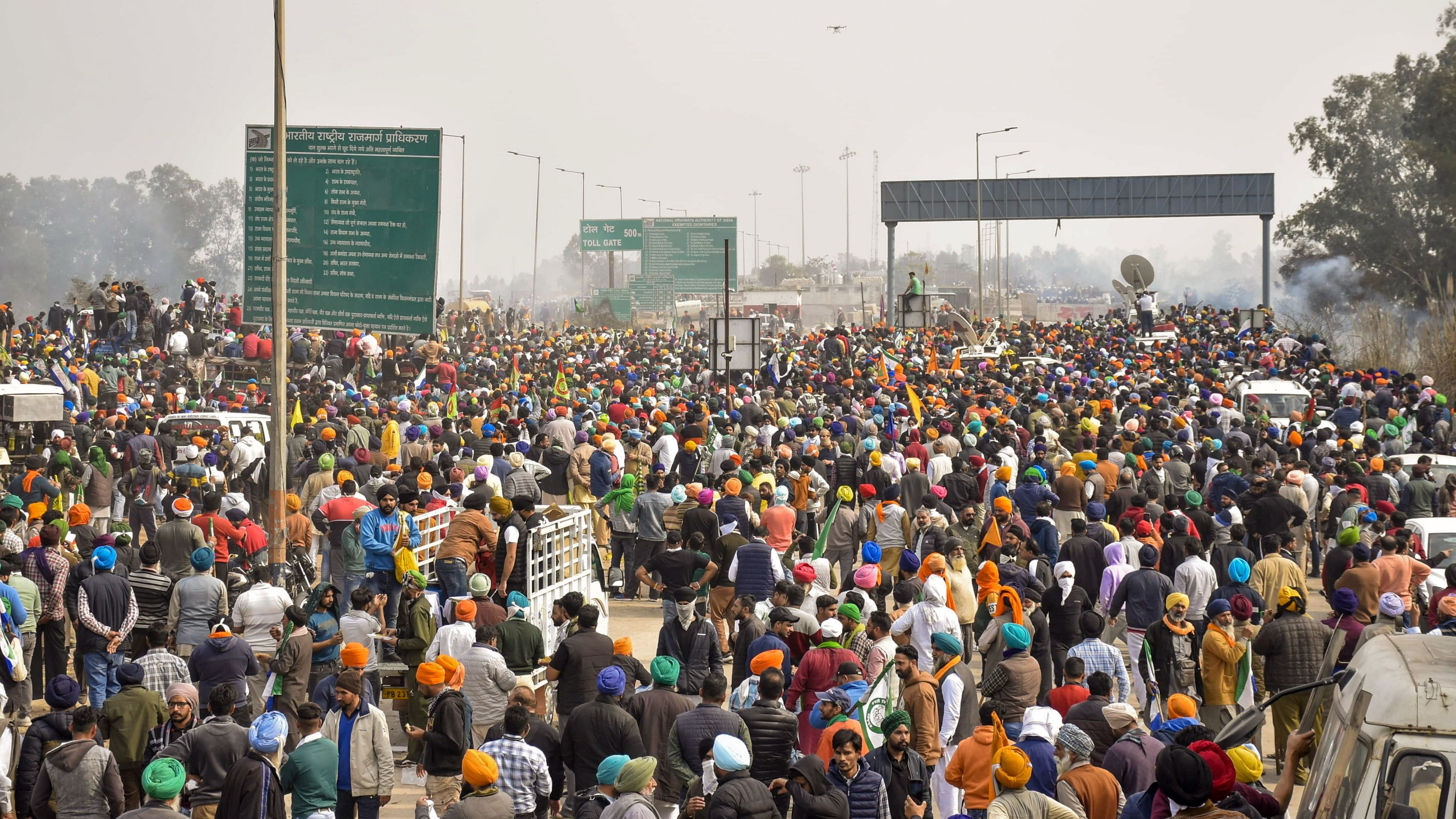 <div class="paragraphs"><p>Farmers gather at Punjab-Haryana Shambhu border during their 'Dilli Chalo' march, near Patiala, Tuesday, Feb 13, 2024.</p></div>