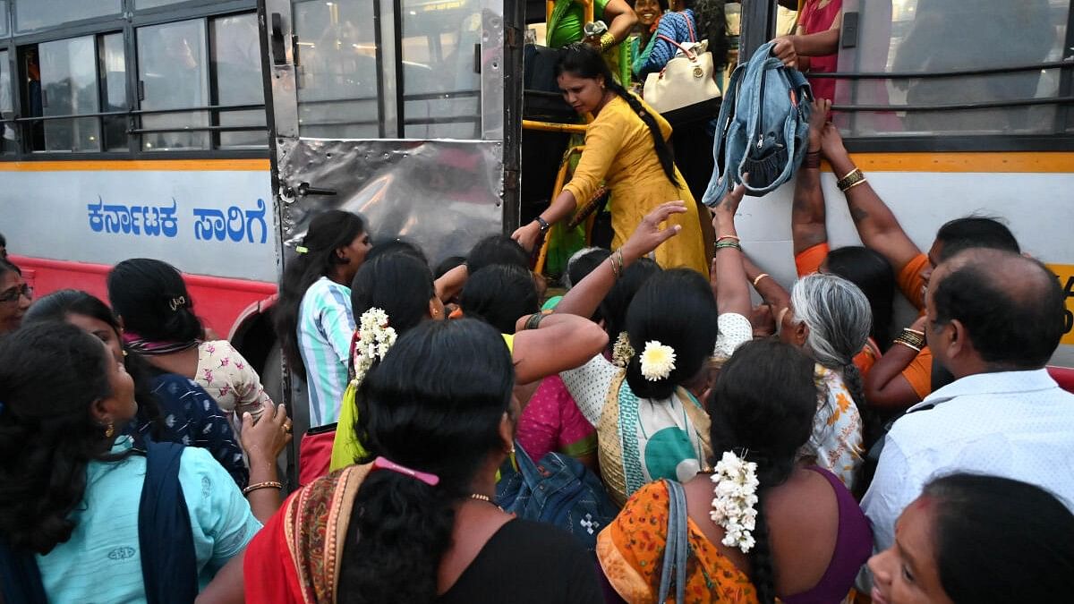 <div class="paragraphs"><p>Women crowed seen at Dharmastala KSRTC bus</p></div>