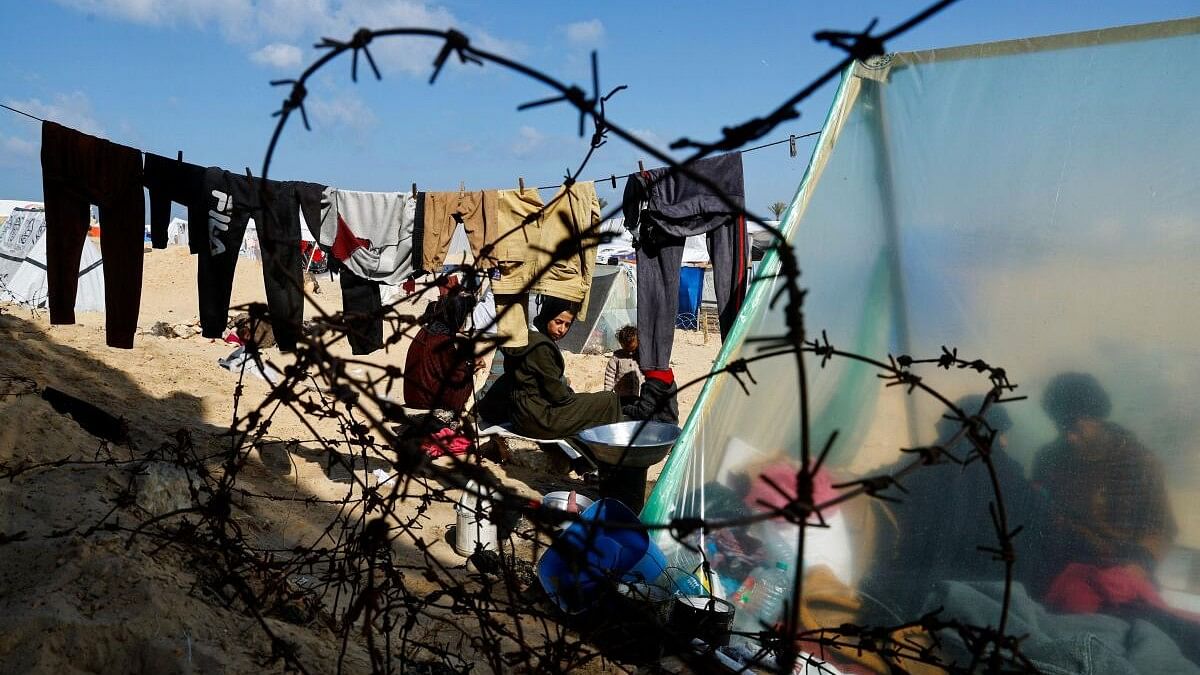 Местни здравни служители съобщават за 37 жертви при израелски удари в бежанския лагер Рафа