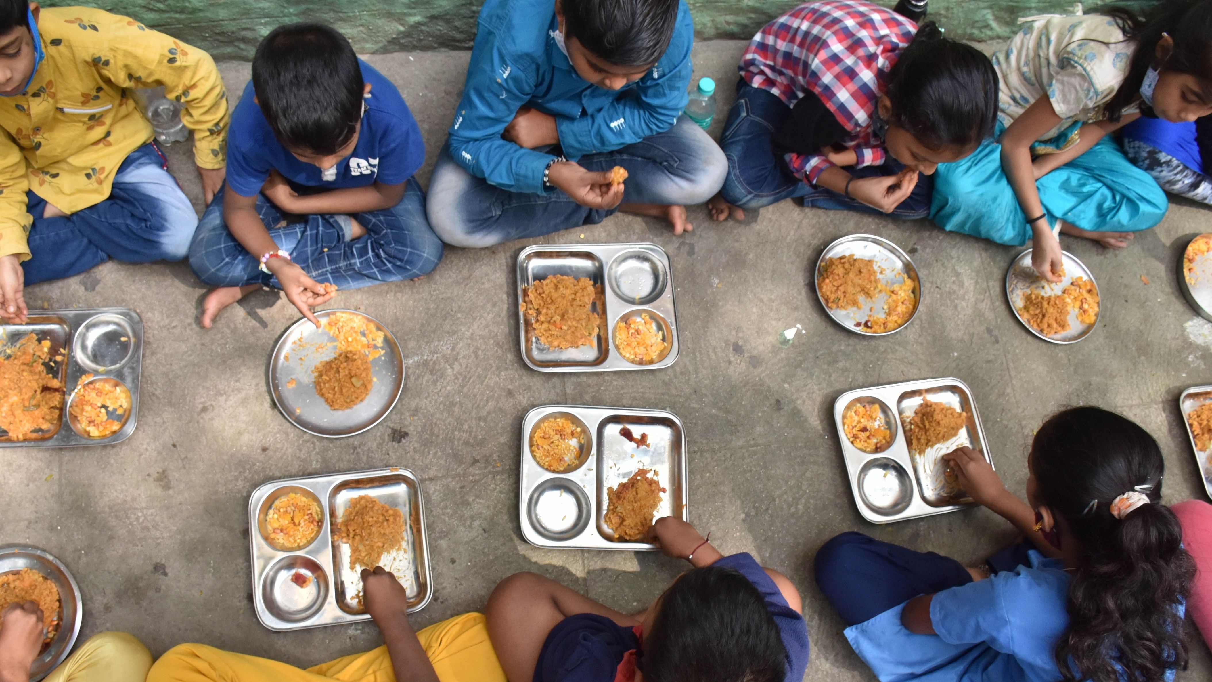 <div class="paragraphs"><p>117 students admitted to the Shahapur sub-district hospital after they suffered from food poisoning. Image for representtion only.&nbsp;</p></div>