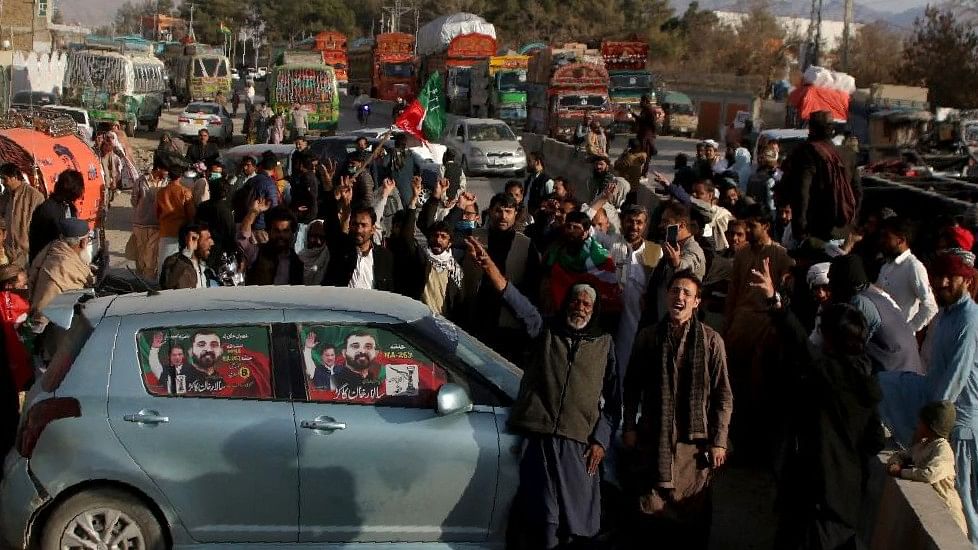 <div class="paragraphs"><p>Supporters of Pakistani former Prime Minister Imran Khan's party.</p></div>