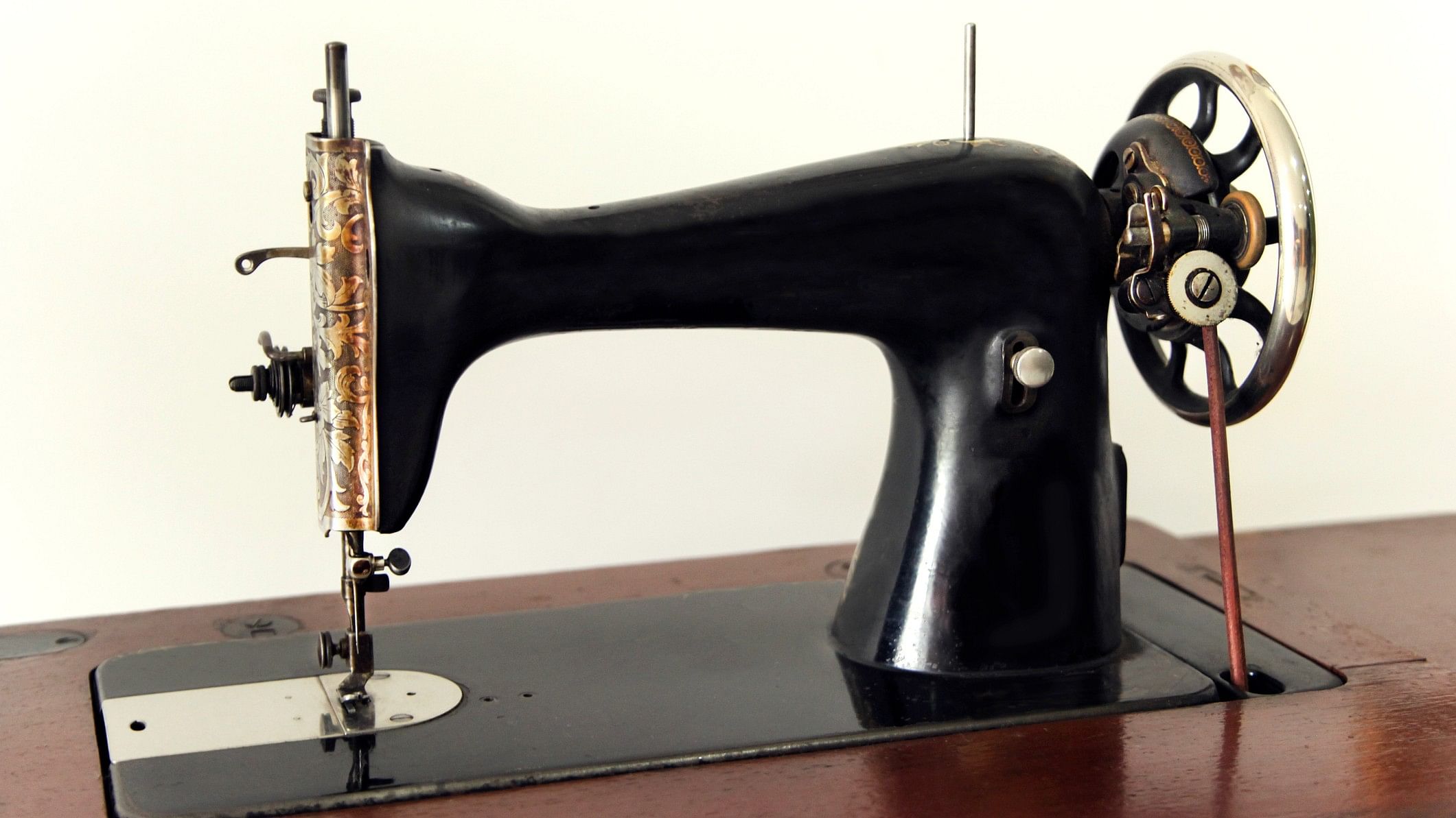 <div class="paragraphs"><p>Representative image showing a sewing machine.</p></div>