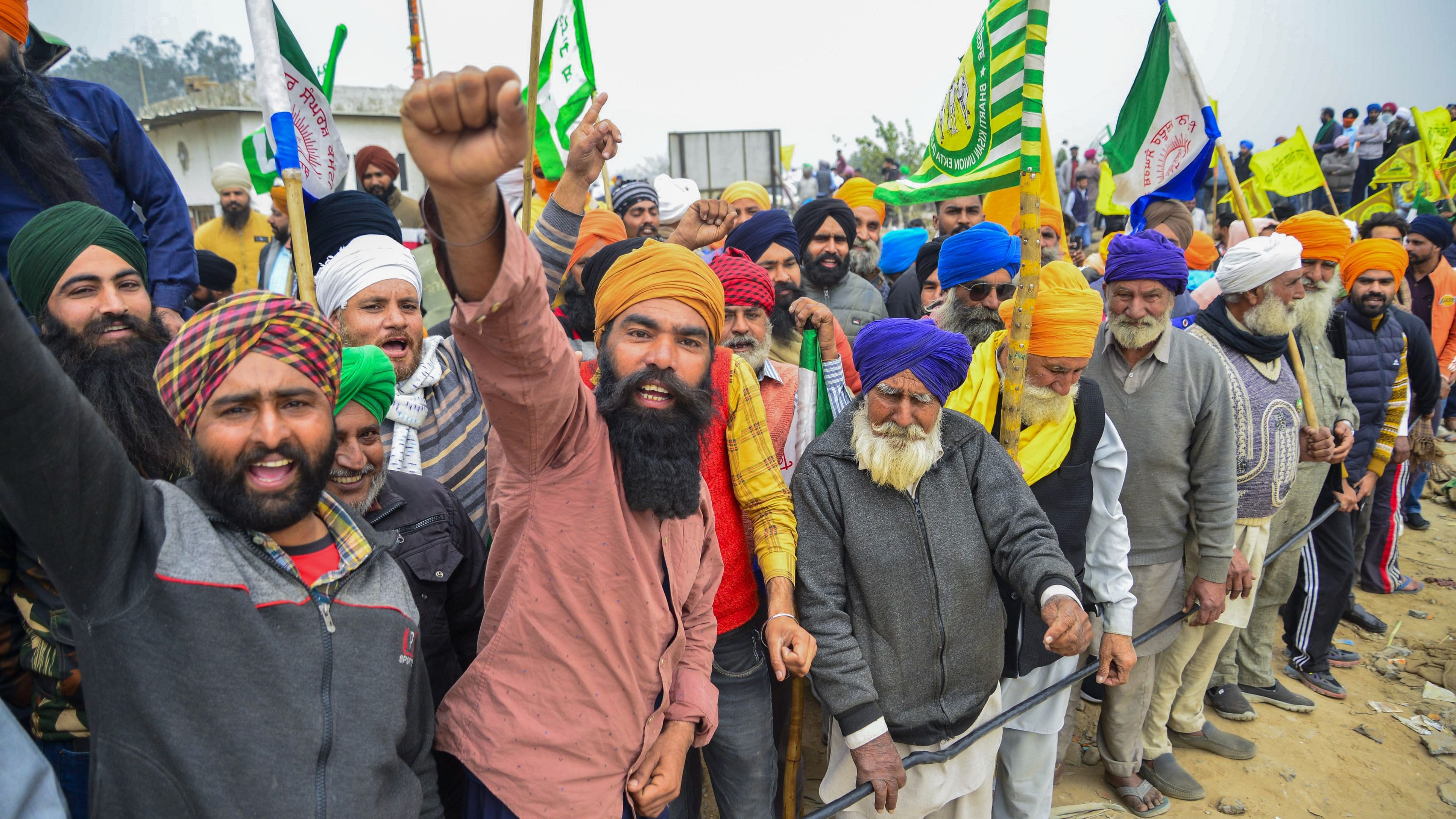 <div class="paragraphs"><p>Farmers hold a protest at the Punjab-Haryana Shambhu border during their 'Delhi Chalo' protest, near Patiala district, Monday, Feb. 19, 2024.</p></div>