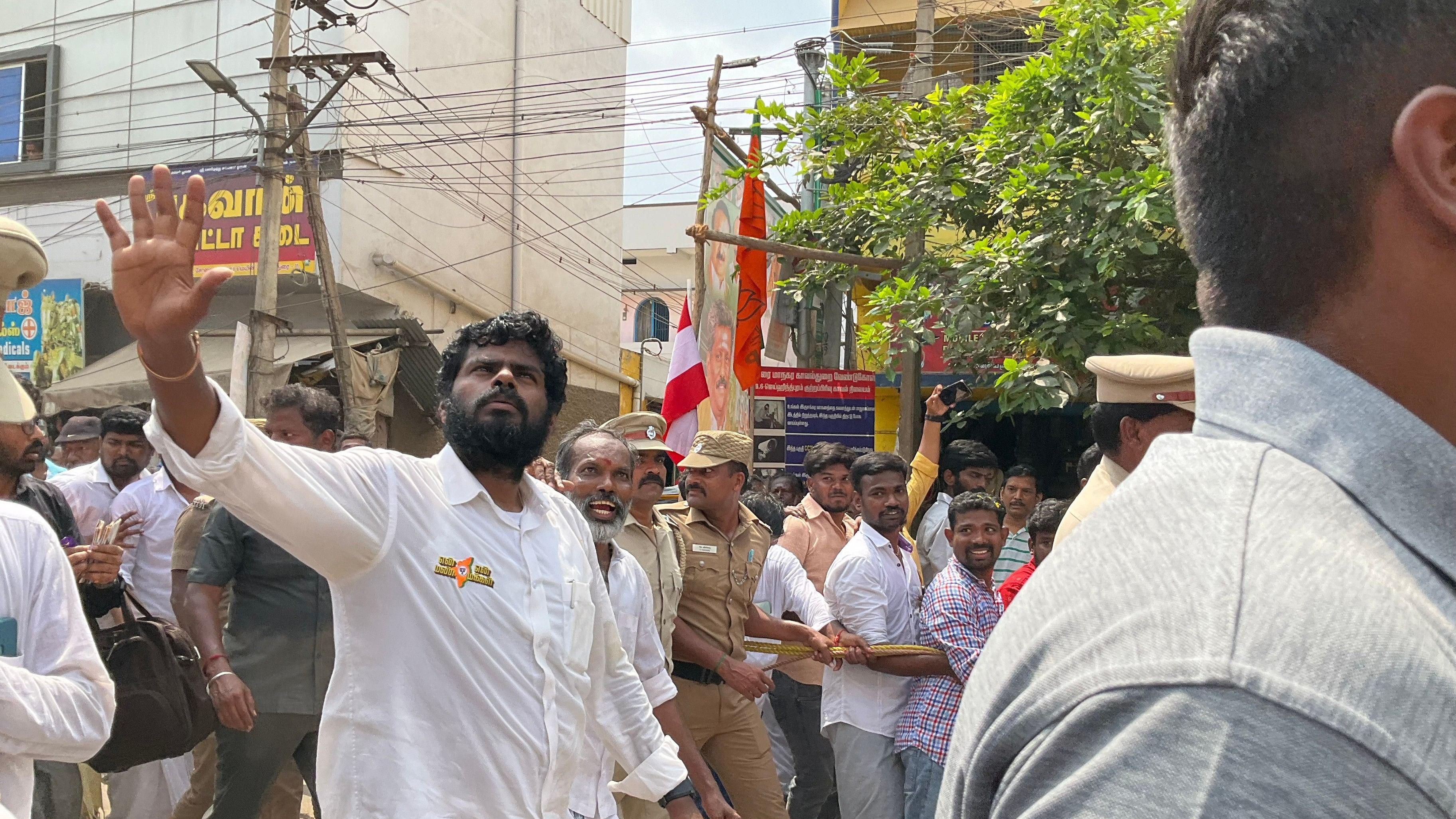 <div class="paragraphs"><p>At 10:30 am, Annamalai reaches Jaihindpuram in Madurai after two impromptu stops to a rousing welcome by BJP cadres, and performances of traditional Tamil folk art, Thappattam and Kattakal.</p></div>