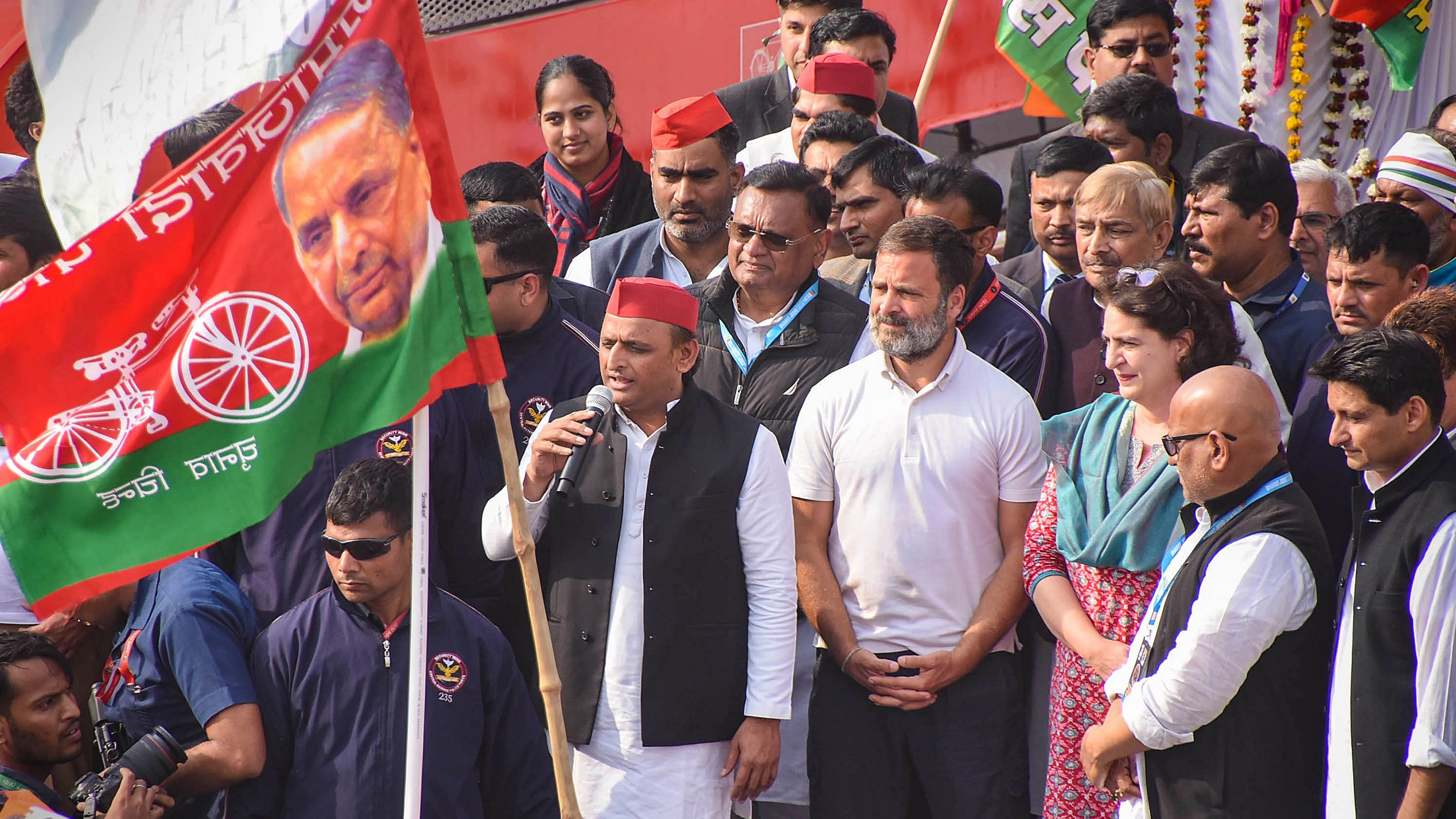 <div class="paragraphs"><p>Congress MP Rahul Gandhi with party leader Priyanka Gandhi and Samajwadi Party chief Akhilesh Yadav during the 'Bharat Jodo Nyay Yatra', in Agra, Sunday, Feb. 25, 2024. </p></div>