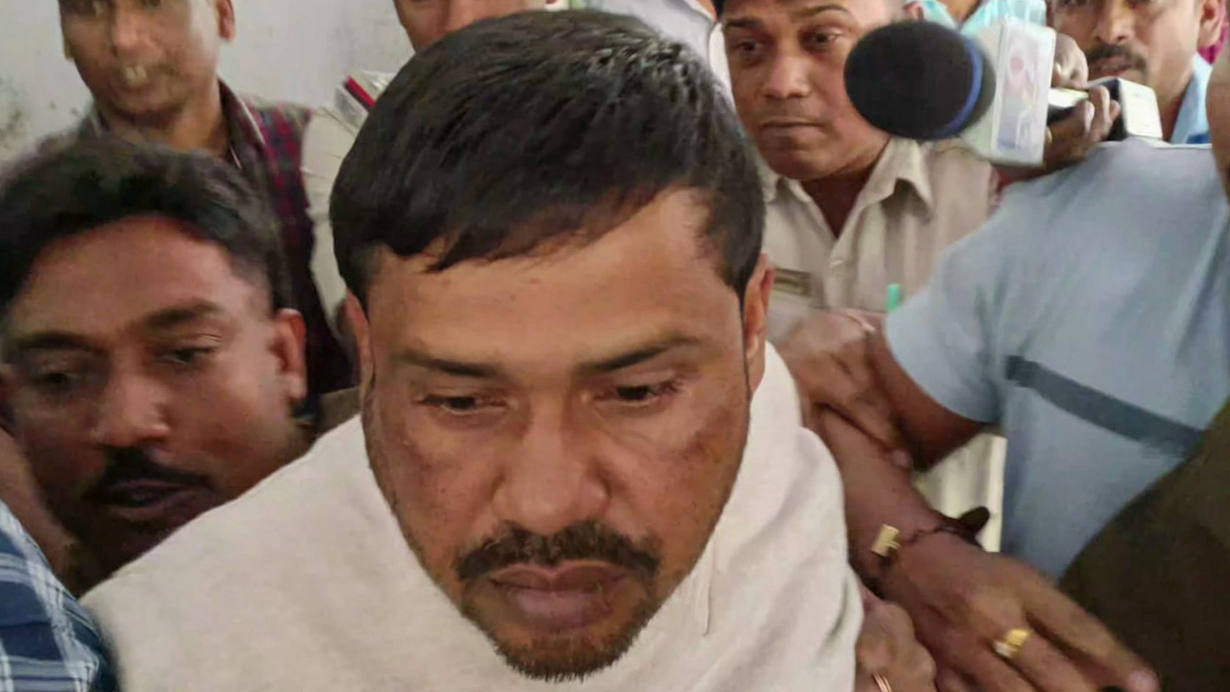 <div class="paragraphs"><p>TMC leader Shibaprasad Hazra being presented before the Basirhat subdivision court in connection with the Sandeshkhali violence.</p></div>