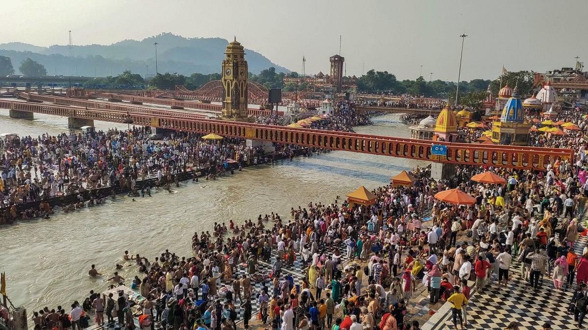 <div class="paragraphs"><p>Devotees at the Har Ki Pauri ghat on the last day of Pitra Paksha, in Haridwar. REpresentatinal image of religious tourism.</p></div>