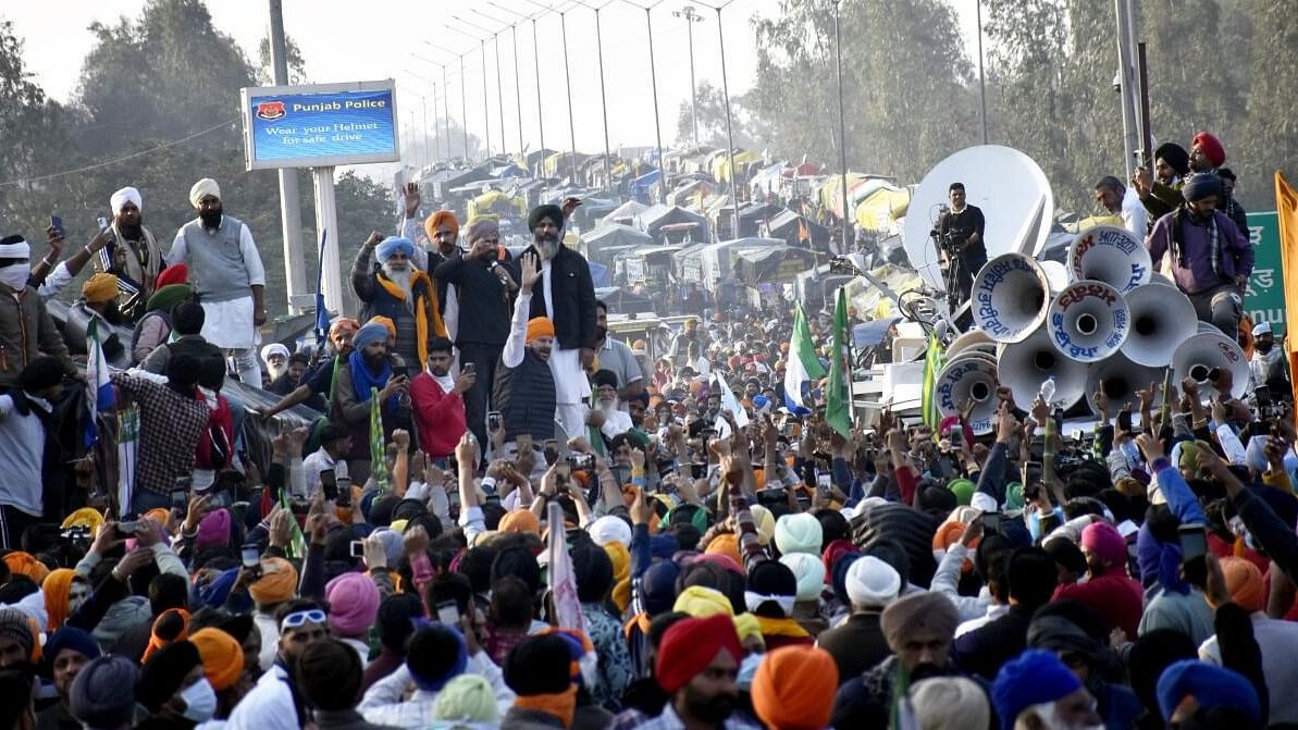 <div class="paragraphs"><p>Farmers gather at the Punjab-Haryana Shambhu border during their 'Dilli Chalo' march, in Patiala district, Wednesday, February 14, 2024.</p></div>