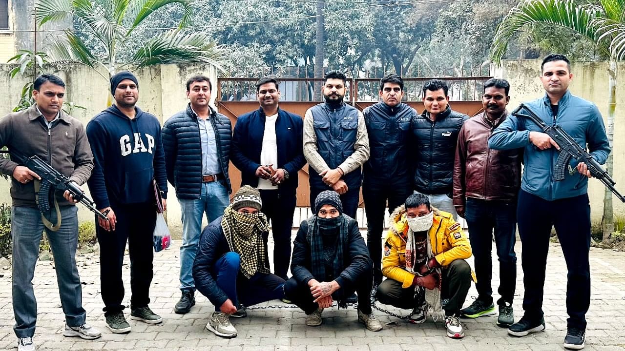 <div class="paragraphs"><p>In a joint operation with Chandigarh&nbsp;Police and Central Agencies, Punjab's Anti-Gangster Task Force has succeeded in arresting 3 operatives backed by gangster Goldy Brar.<br></p></div>