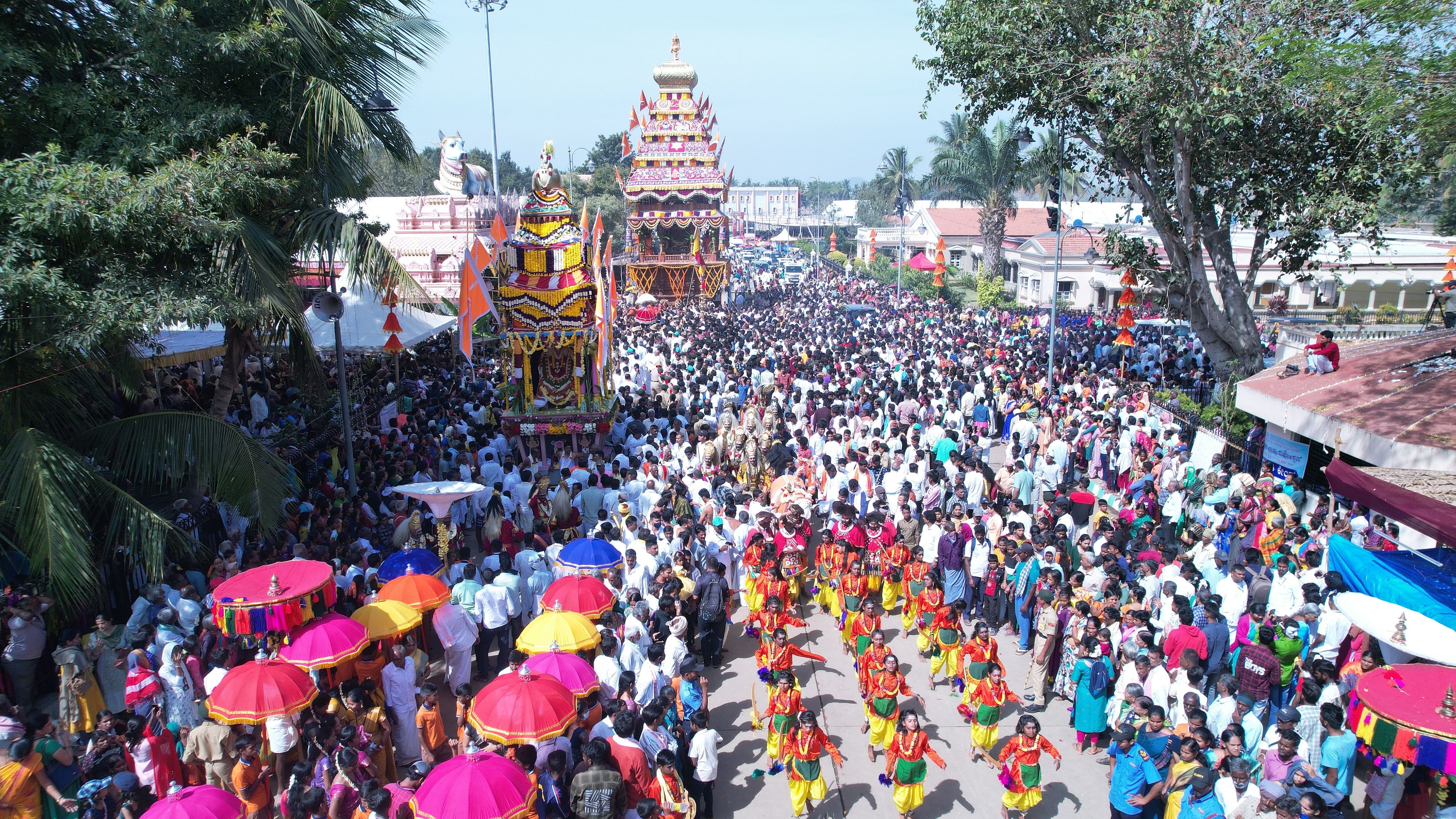 <div class="paragraphs"><p>Hundreds of devotees take part in Sri Shivarathreeshwara Shivayogi annual car festival at Suttur in Nanjangud taluk, Mysuru district, on Thursdaly. </p></div>