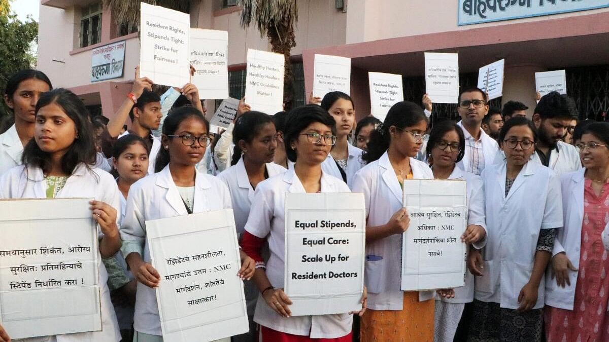 <div class="paragraphs"><p>Maharashtra State Association of Resident Doctors (MARD) members holding placards stage a stike over allowance issue, outside Government Medcal Collage and Hospital (GMCH) in Nagpur.</p></div>