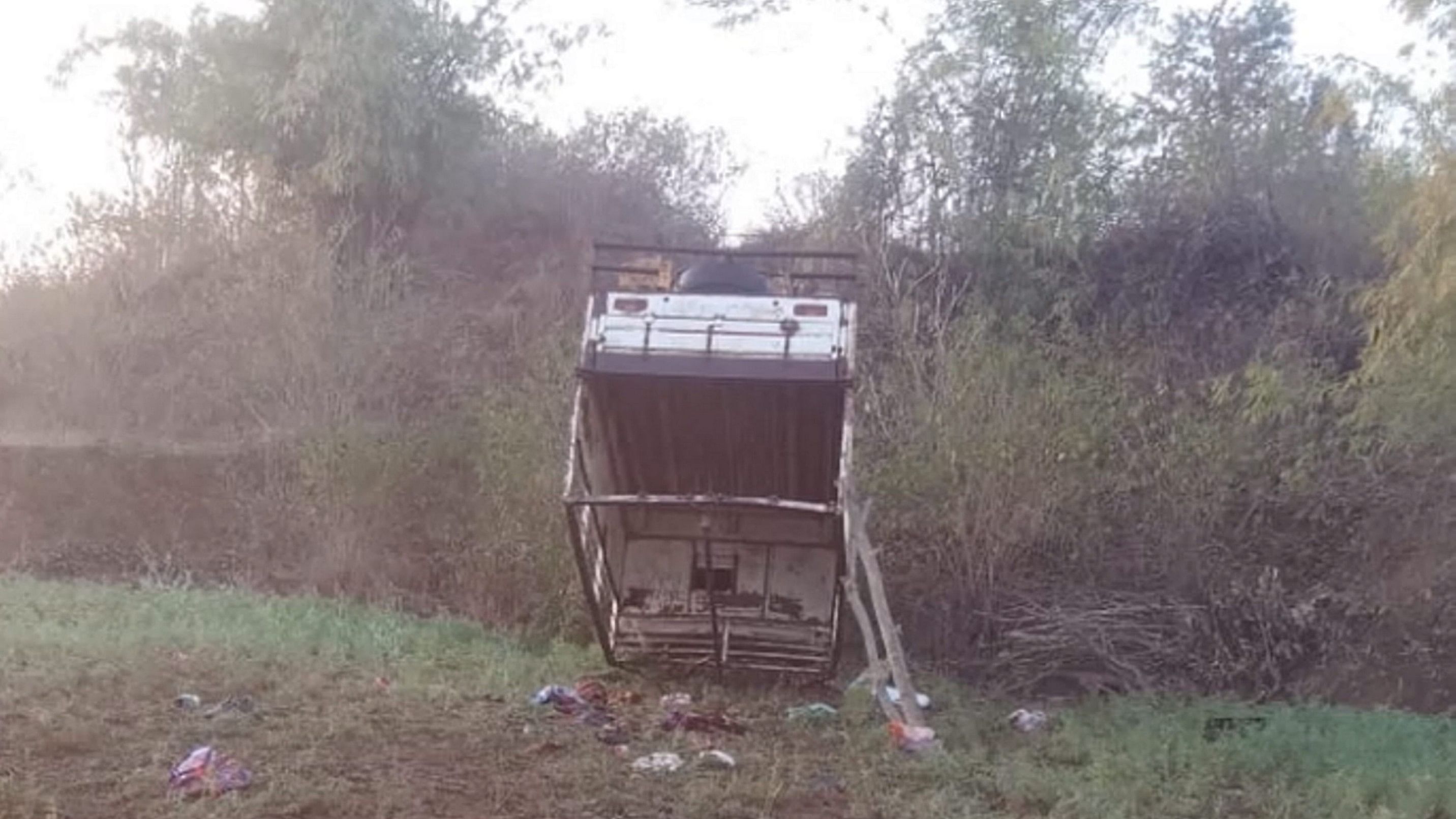 <div class="paragraphs"><p>The pick-up vehicle that overturned in an accident killing 14 people and injuring 20 others, in Dindori district, on Thursday.</p></div>