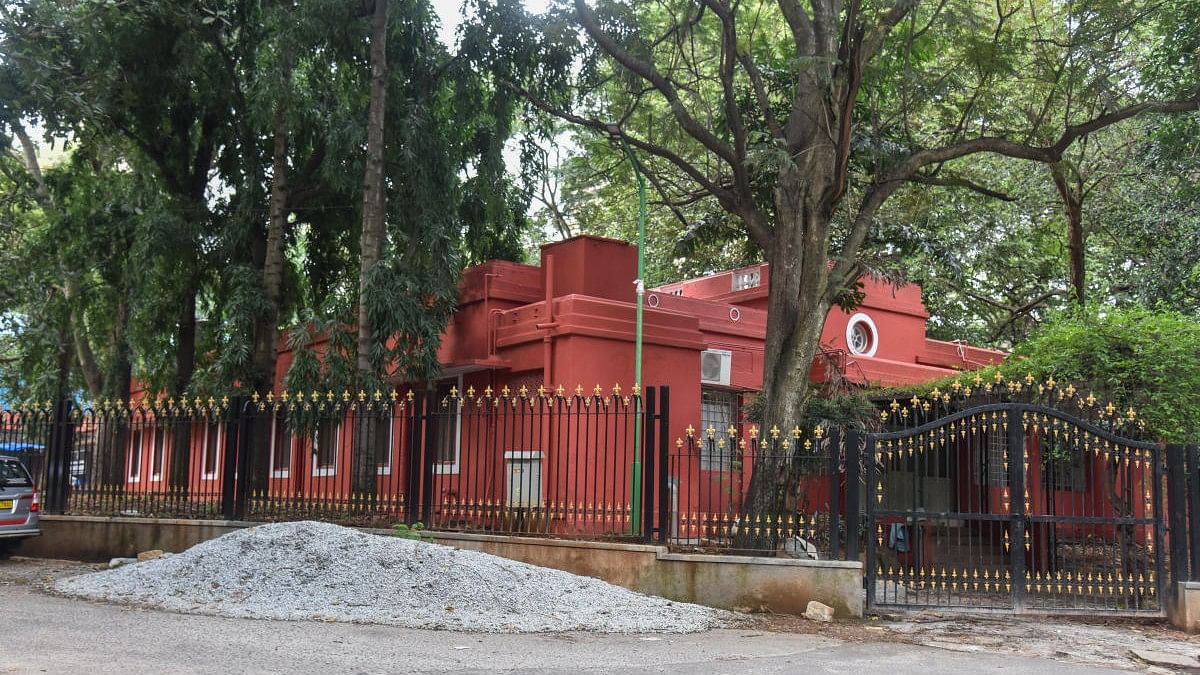<div class="paragraphs"><p>The old EC building in Cubbon Park which will make way for the seven-storied annexe. </p></div>