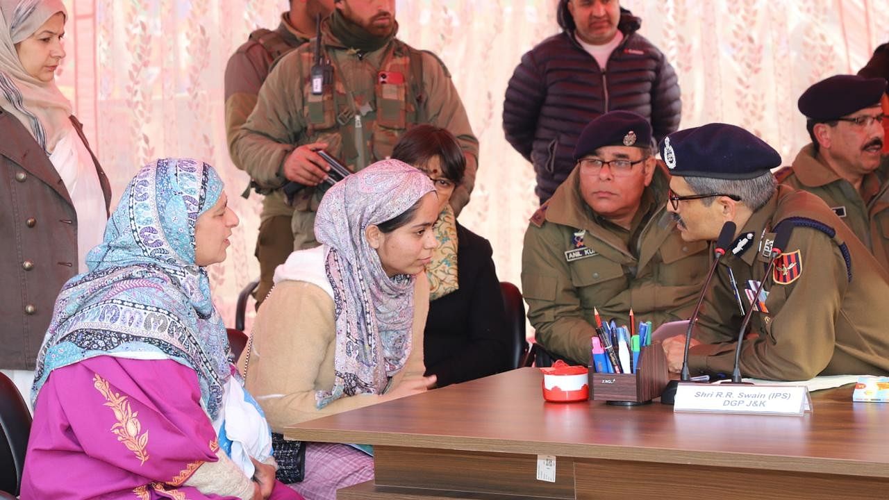 <div class="paragraphs"><p>J&amp;K police chief R R Swain (Extreme right) listens to public grievances.</p></div>