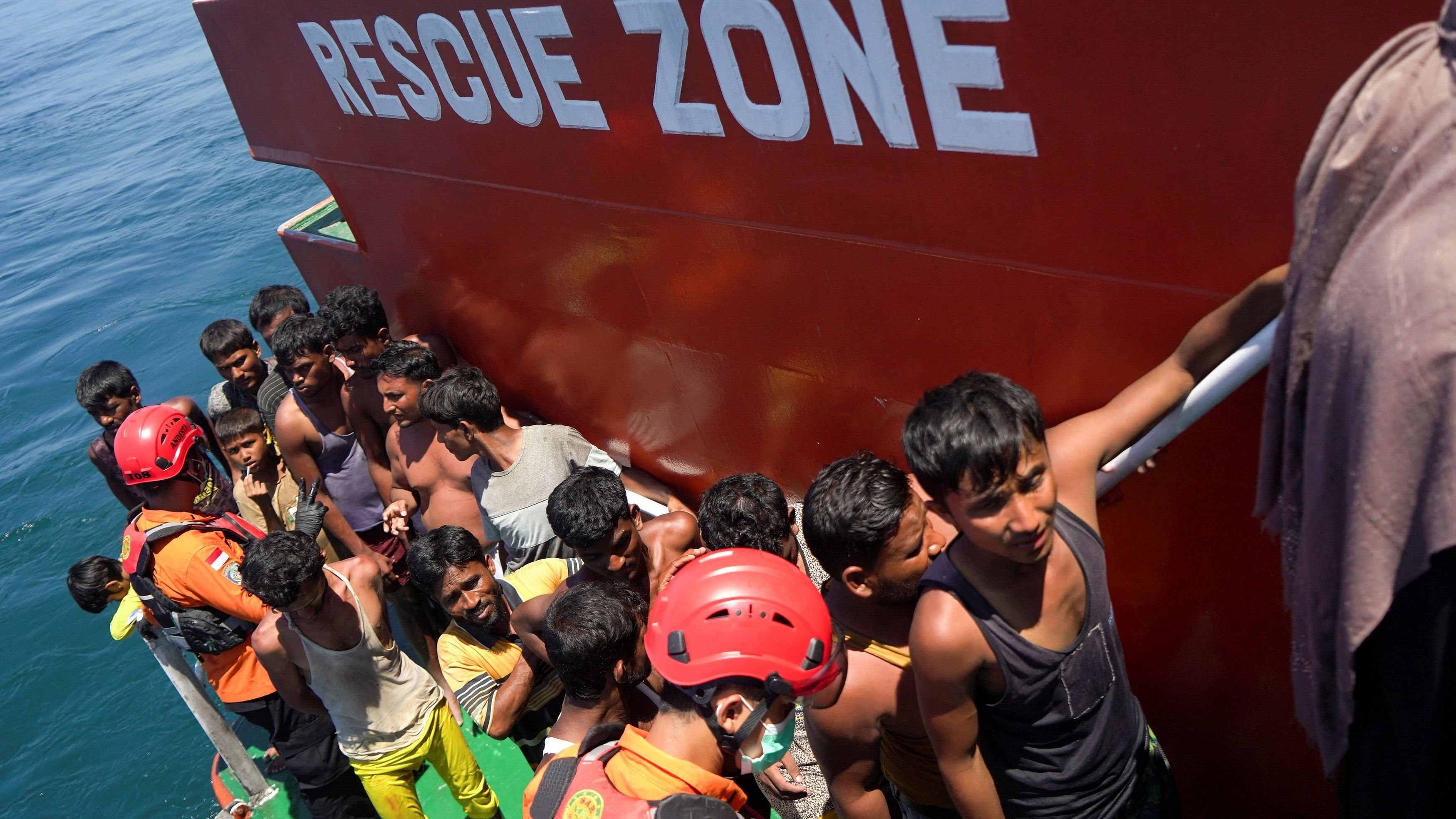 <div class="paragraphs"><p>Indonesian Search and Rescue personnel rescue Rohingya refugees from a capsized boat in the waters of West Aceh, Indonesia, March 21, 2024. </p></div>