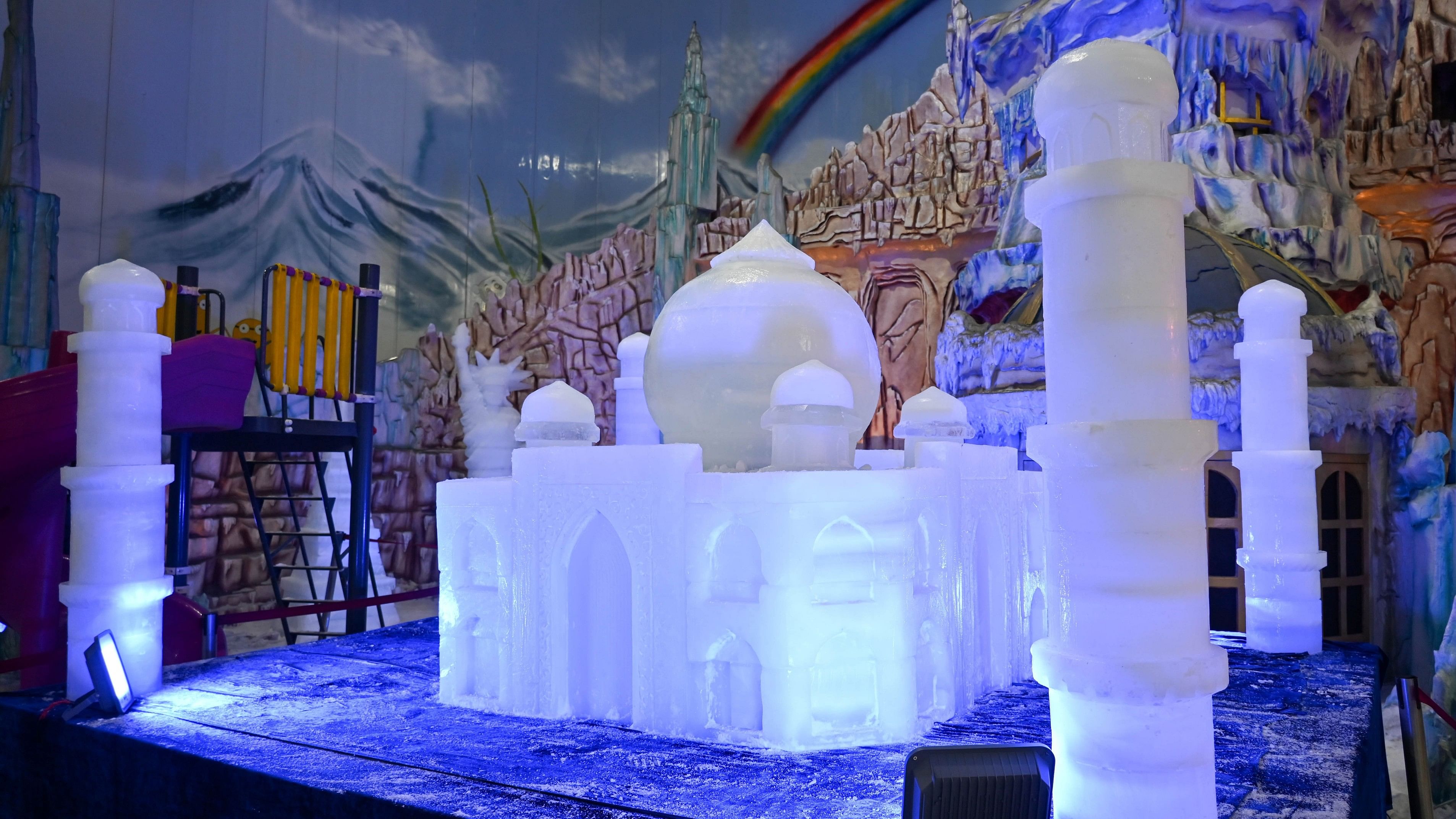 The ice sculpting festival at Snow City, Jayamahal Main Road, features five of the world's seven wonders, including the Taj Mahal. DH PHOTO/BH Shivakumar