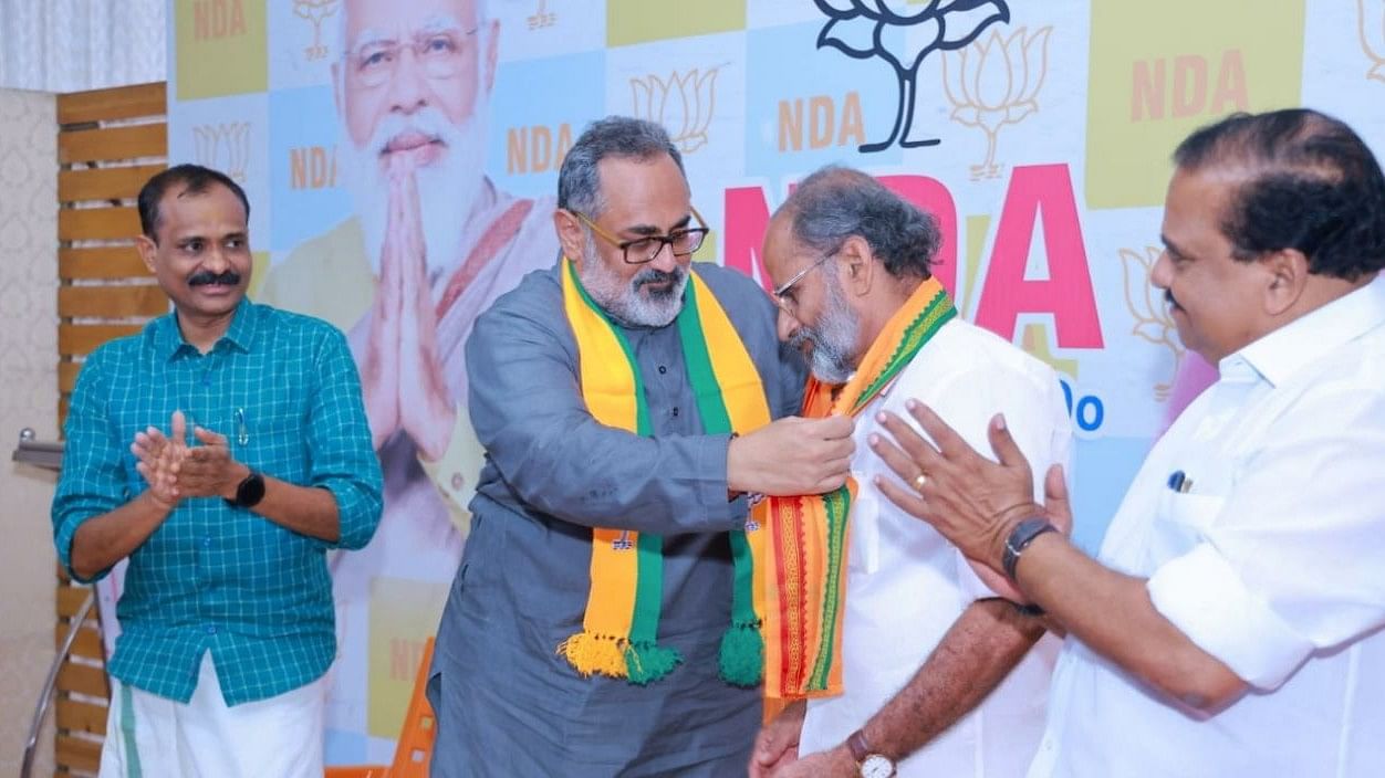 <div class="paragraphs"><p>Maheswaran Nair was by welcomed by Union Minister Rajeev Chandrasekhar after he joined BJP.</p></div>