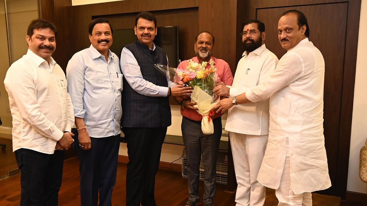 <div class="paragraphs"><p>Jankar met Chief Minister Eknath Shinde and Deputy Chief Ministers Devendra Fadnavis and Ajit Pawar and came out with a joint statement hailing the leadership of Prime Minister Narendra Modi.</p></div>