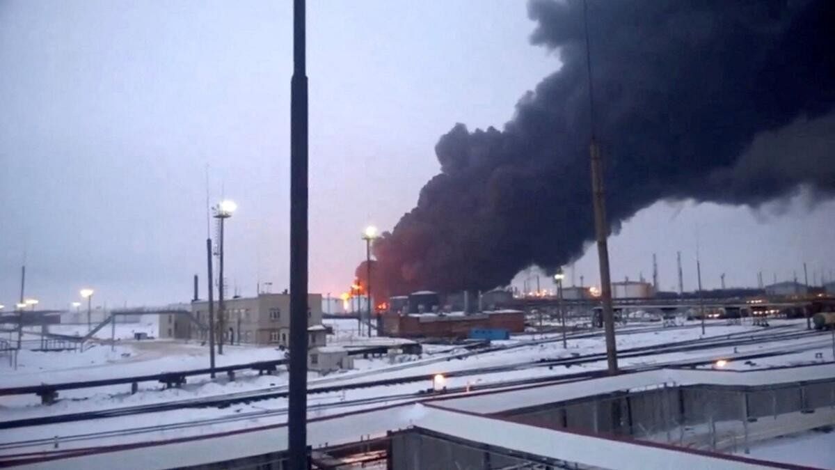 <div class="paragraphs"><p>Smoke billows after Ukraine's SBU drone strikes a refinery.</p></div>