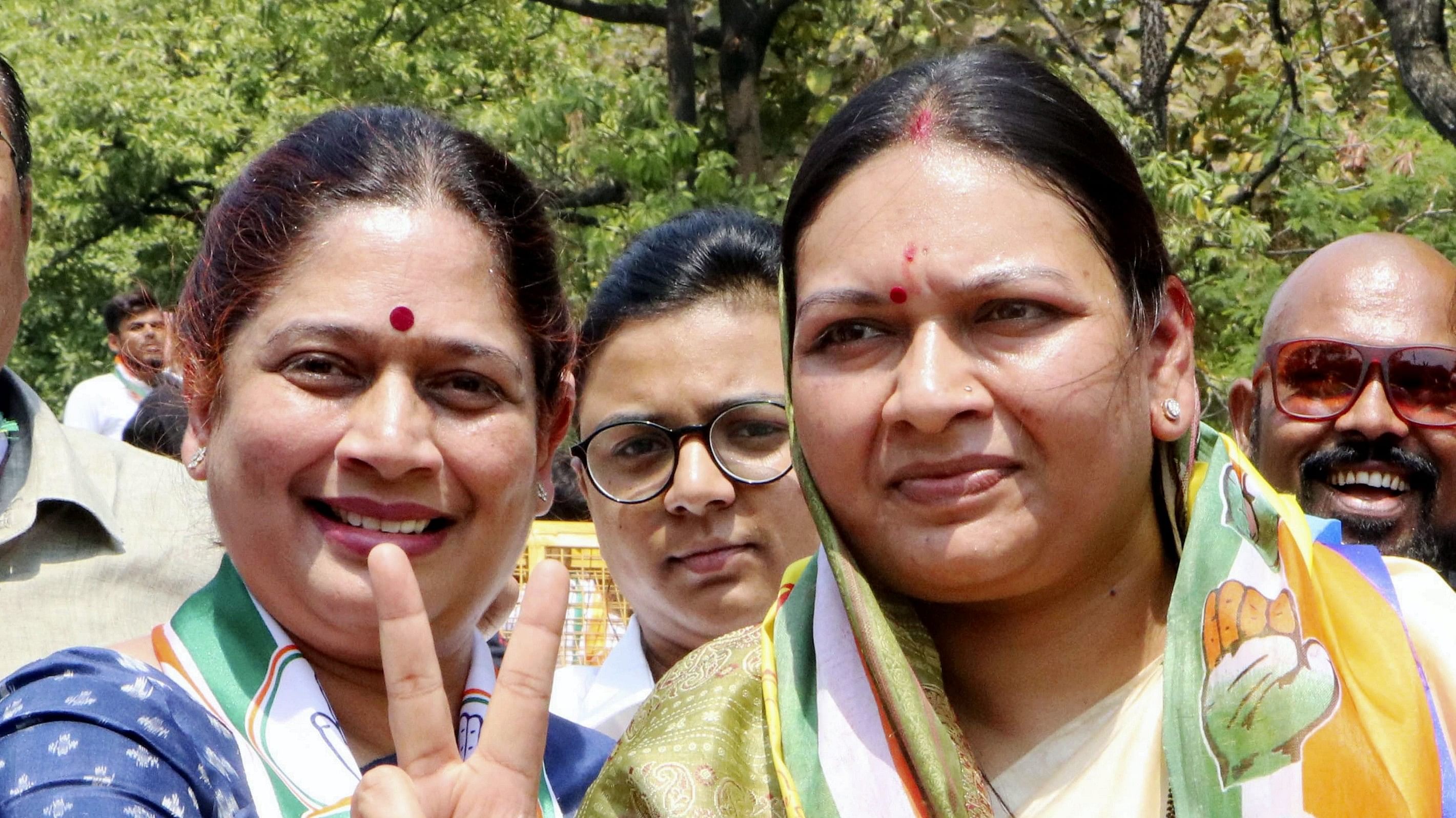 <div class="paragraphs"><p>Congress' Rashmi Barve has been forced to withdraw her nomination.</p></div>