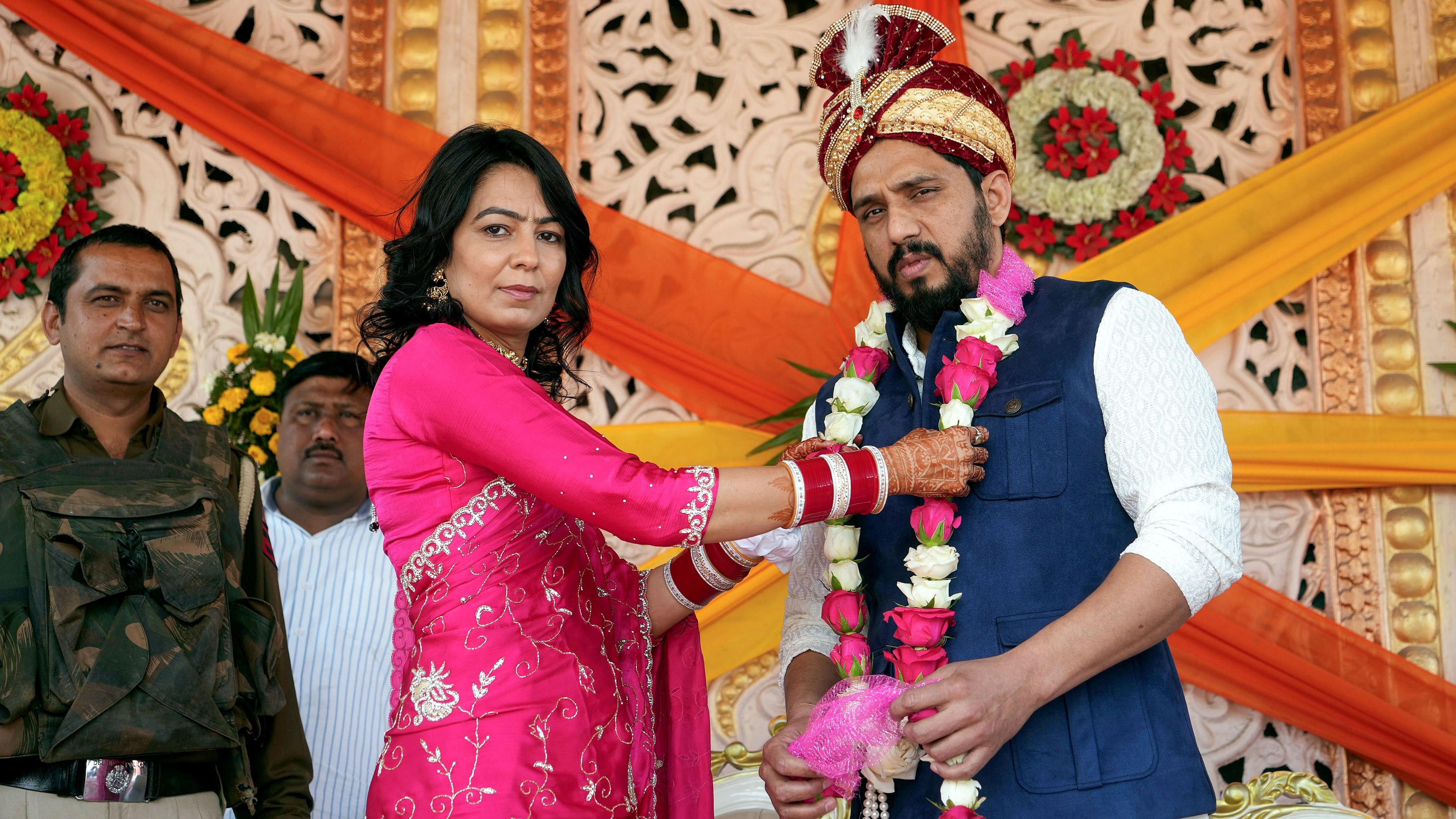 <div class="paragraphs"><p>Gangster Sandeep alias Kala Jathedi and 'history-sheeter' Anuradha Choudhary alias Madam Minz during their wedding ceremony, at Dwarka in New Delhi.</p></div>