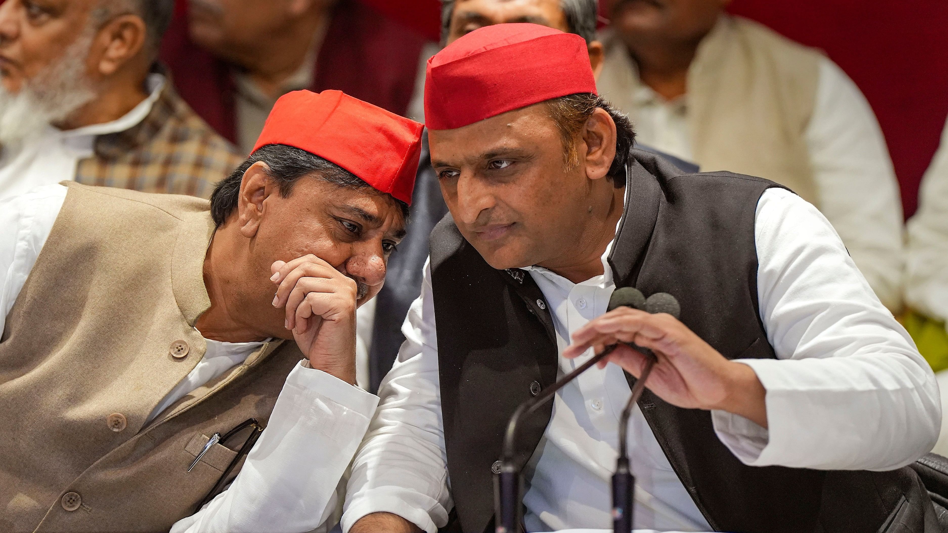 <div class="paragraphs"><p> Samajwadi Party President Akhilesh Yadav with Bahujan Samaj Party (BSP) leader and former Uttar Pradesh MLA Shah Alam alias Guddu Jamali who joined the party at a press conference, at the party office in Lucknow, Wednesday, Feb. 28, 2024</p></div>