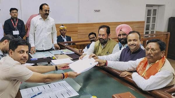 <div class="paragraphs"><p>Samajwadi Party candidate from the Rampur Lok Sabha seat Mohibullah Nadvi files his nomination, in Rampur, Wednesday, March 27.</p></div>
