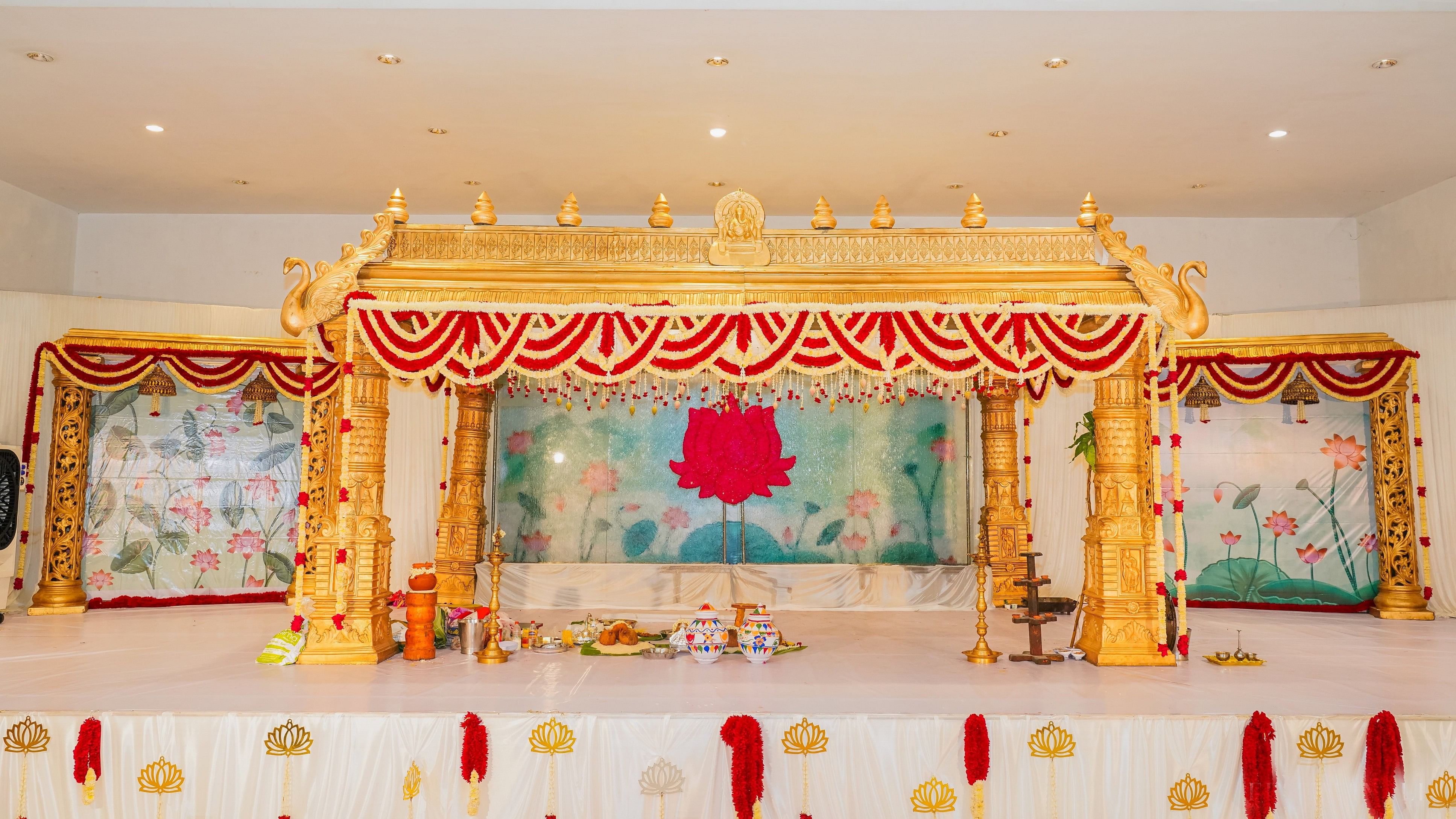 Idols and pillars at the mantap remain an integral part of south Indian weddings, like this stage designed by Chennai-based Shribha-Wedding and Events.