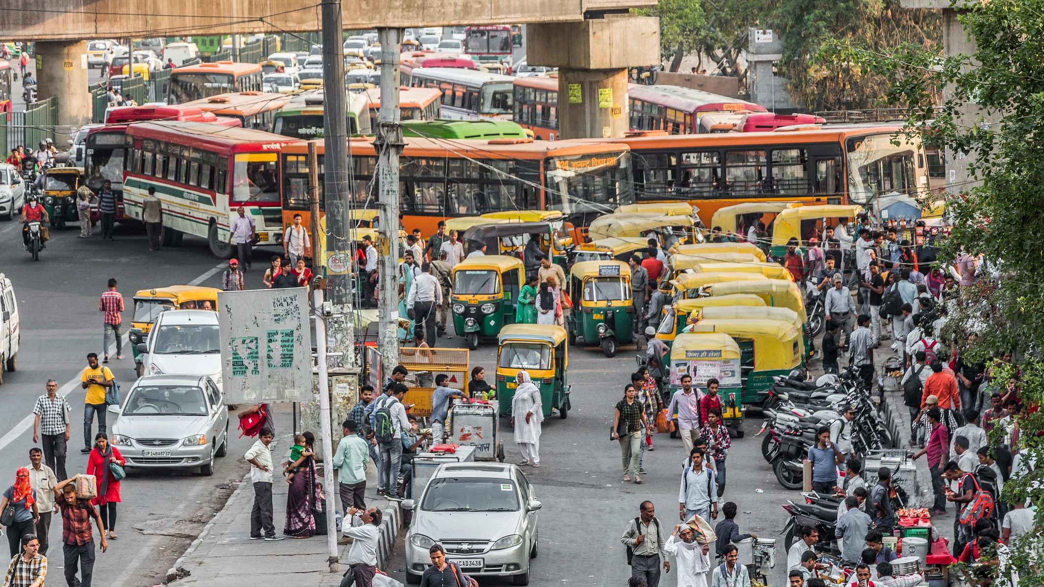 <div class="paragraphs"><p>Photo showing a traffic snarl in Delhi.</p></div>