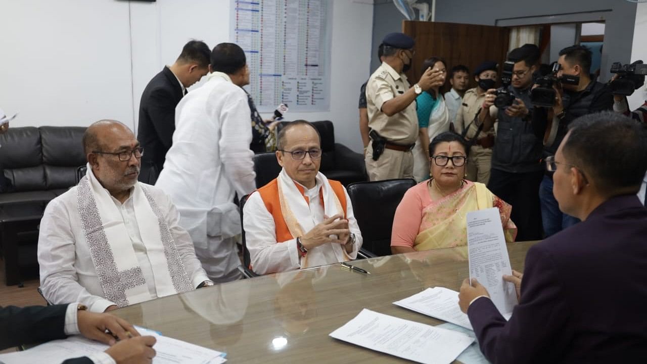 <div class="paragraphs"><p>Basanta Kumar Singh, accompaniedby CM N Biren Singh during filing of nomination papers for Lok Sabha polls.&nbsp;</p></div>