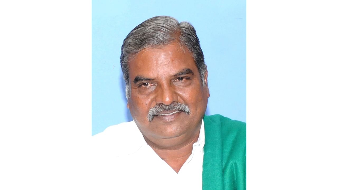 <div class="paragraphs"><p>The Karnataka Rajya Raitha Sangha (KRRS) and Hasiru Sene, led by Chamarasa Malipatil, have kickstarted a campaign to organise farmers in the state to vote against NDA candidates.&nbsp;</p></div>