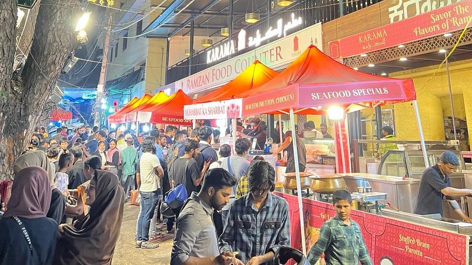 About 250 stalls were set up during the Ramzan Mela last year, claim restaurant owners. 