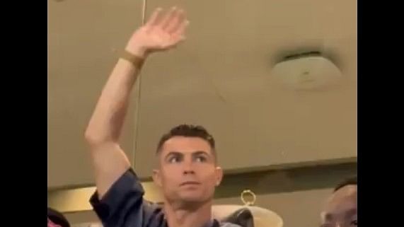 <div class="paragraphs"><p>A screen grab from the video of Ronaldo acknowledging Al Nassr fans.</p></div>