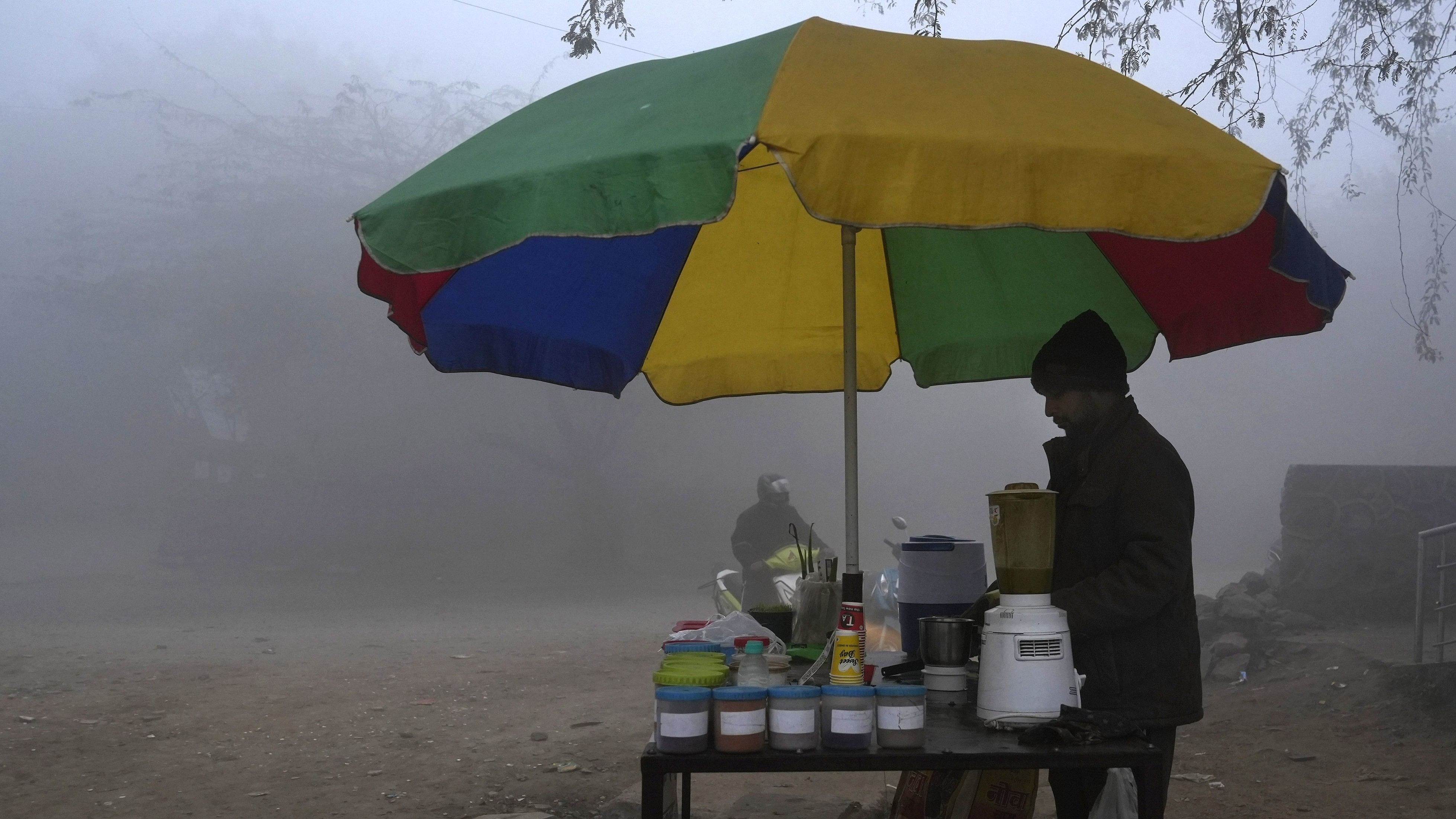 <div class="paragraphs"><p>A generic picture showing a fog-laden morning in New Delhi.</p></div>