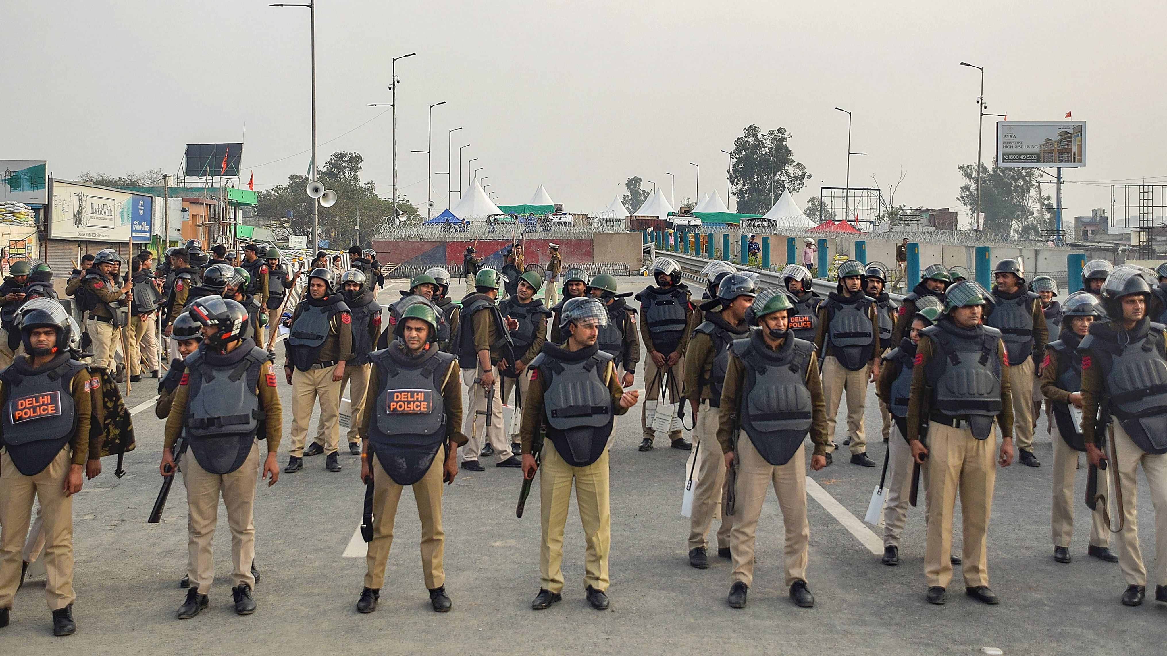 <div class="paragraphs"><p>New Delhi: Police personnel take part in a mock drill during the farmers' protest over various demands, including a legal guarantee on the minimum support price (MSP) for crops and farm loan waiver, at Singhu Border in New Delhi, Tuesday, Feb. 20, 2024. </p></div>