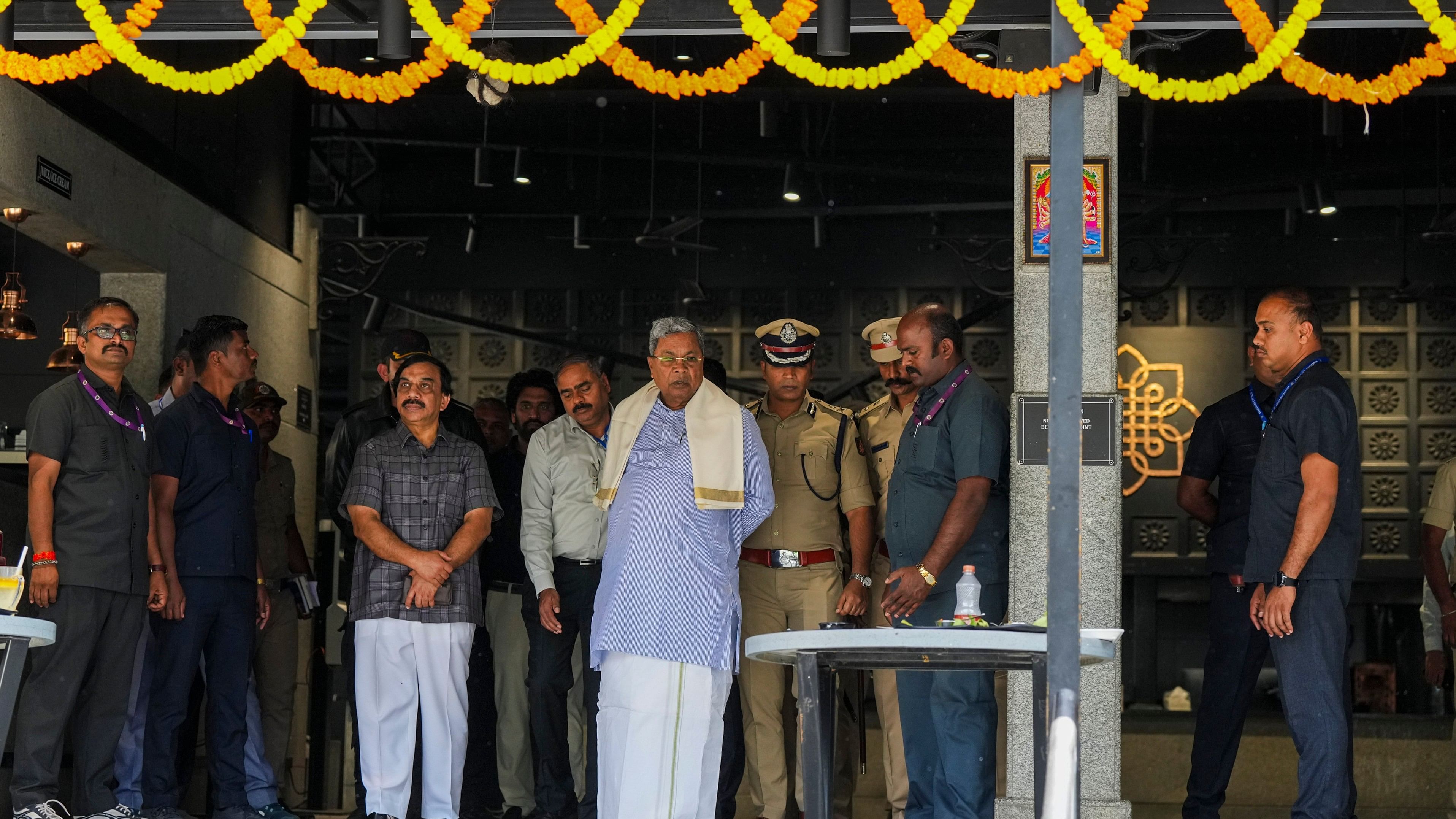 <div class="paragraphs"><p>Karnataka Chief Miniter Siddaramaiah visits the Rameshwaram Cafe blast site, in Bengaluru, Saturday, March 2, 2024.</p></div>