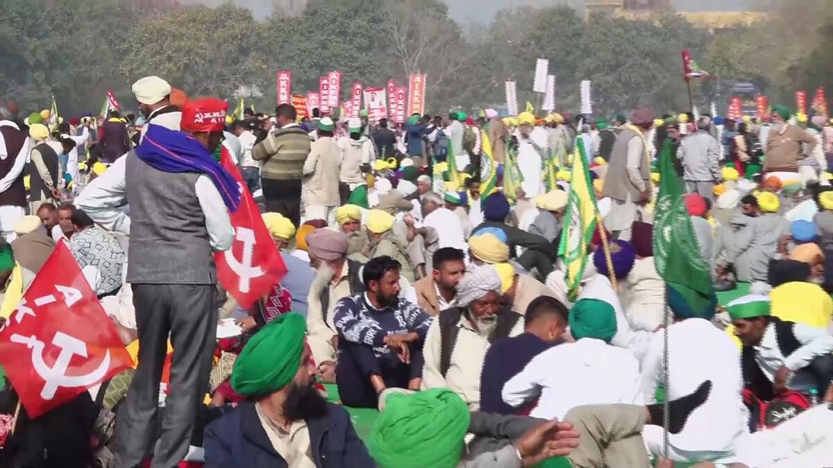 <div class="paragraphs"><p> Members of various farmer unions gather at Ramlila Maidan for Kisan Mahapanchayat, in New Delhi, Thursday, March 14, 2024. </p></div>