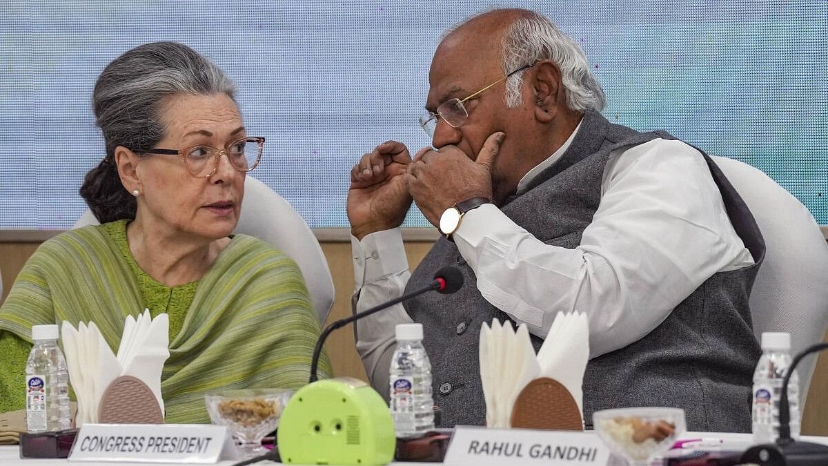 <div class="paragraphs"><p>Congress President Mallikarjun Kharge with party leader Sonia Gandhi during the ‘Congress Working Committee (CWC) Meeting’ at AICC headquarters, in New Delhi.</p></div>