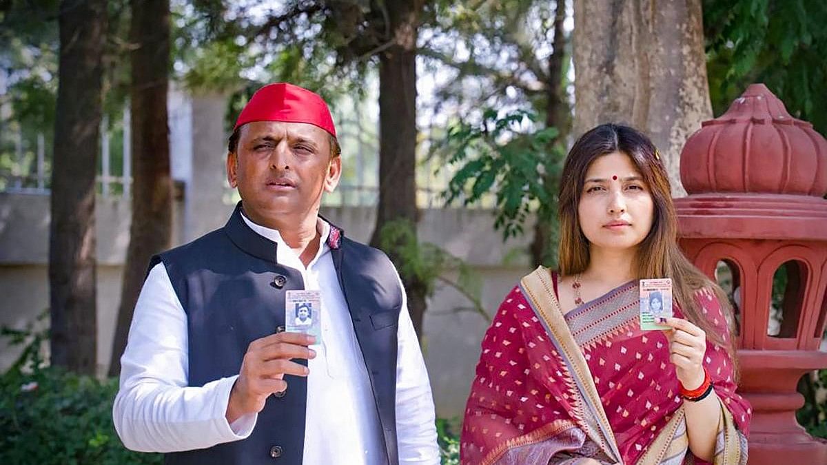 <div class="paragraphs"><p>Samajwadi Party President Akhilesh Yadav with his wife and MP Dimple Yadav</p></div>