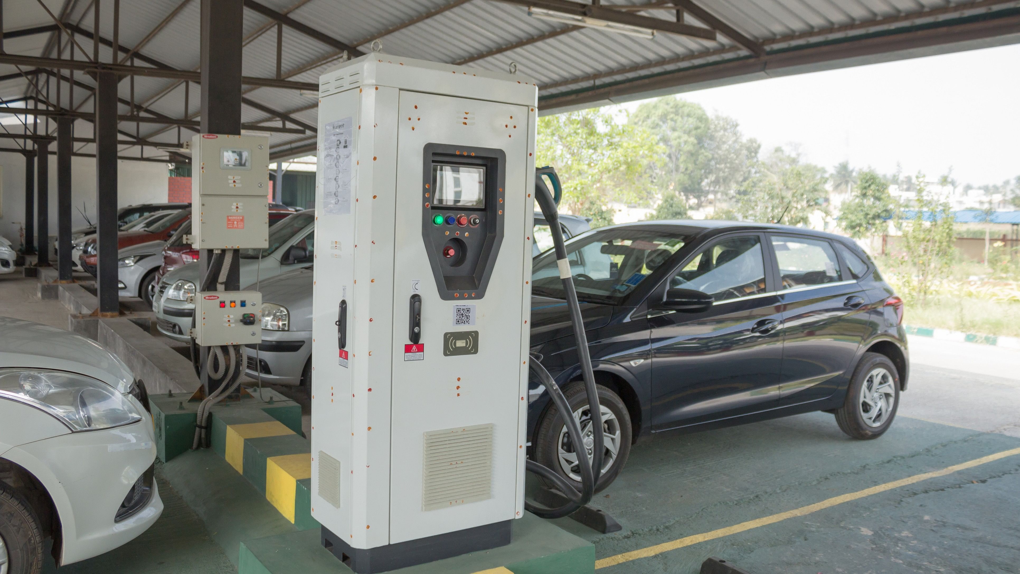 <div class="paragraphs"><p>An Electric Vehicle Charging station set up recently for the public by the Karnataka government at its premises at Mysuru,India.</p></div>