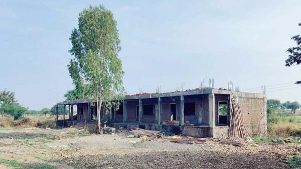 <div class="paragraphs"><p>The semi-arid lands of Maharashtra's Beed district is pushing families into poverty, forcing women to migrate in search of work.</p></div>