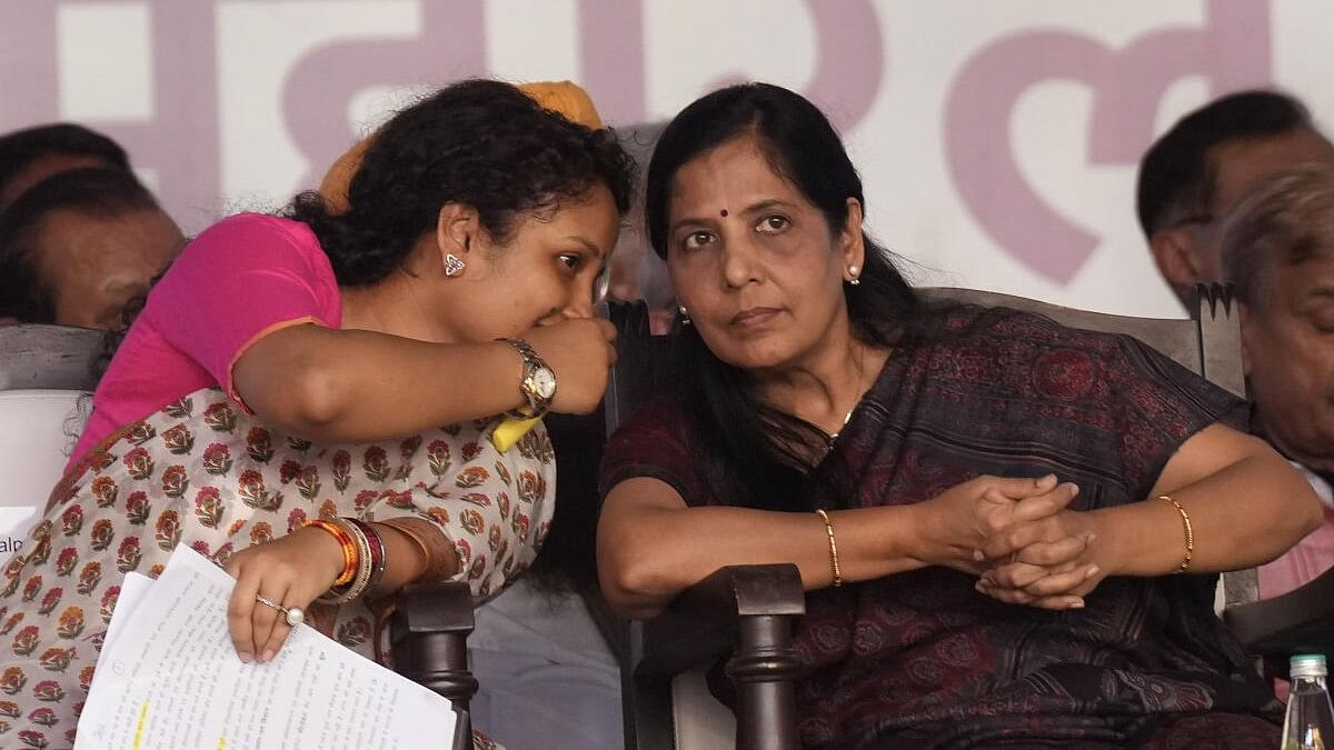 <div class="paragraphs"><p>Kalpana Soren (left) and Sunita Kejriwal interact during 'Loktantra Bachao Rally' at Ramleela Maidan, in New Delhi, Sunday, March 31, 2024.</p></div>