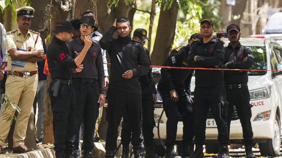 <div class="paragraphs"><p>NSG personnel at the Rameshwaram Cafe blast site in Bengaluru.</p></div>