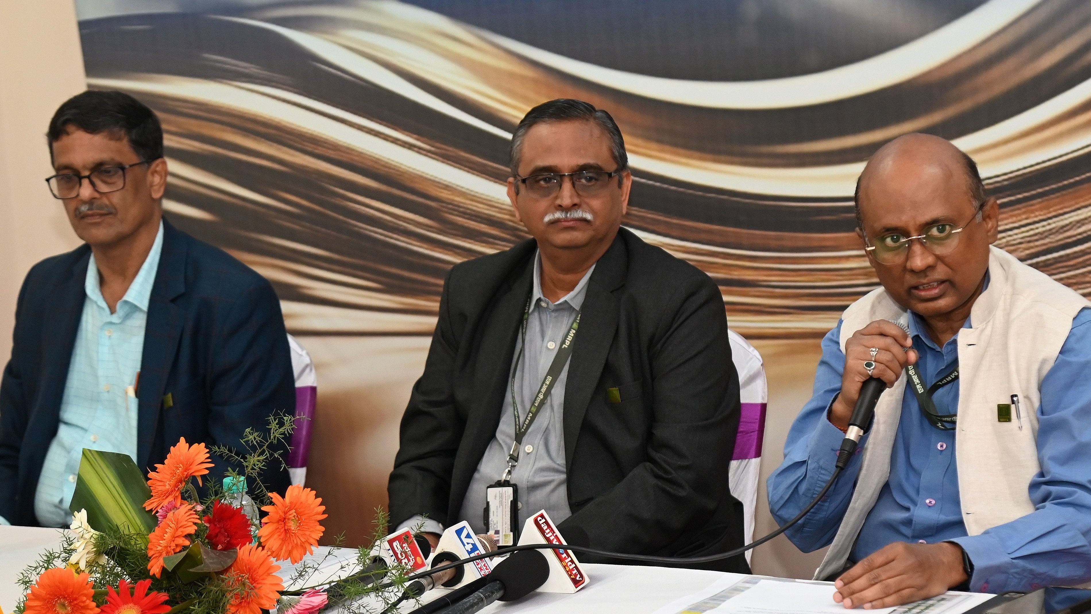 <div class="paragraphs"><p>MRPL Director (refinery) Sanjay Varma speaks to mediapersons at MRPL on Saturday. MRPL MD Mundkur Shyamprasad Kamath and Group GM Krishna Hegde look on.</p></div>