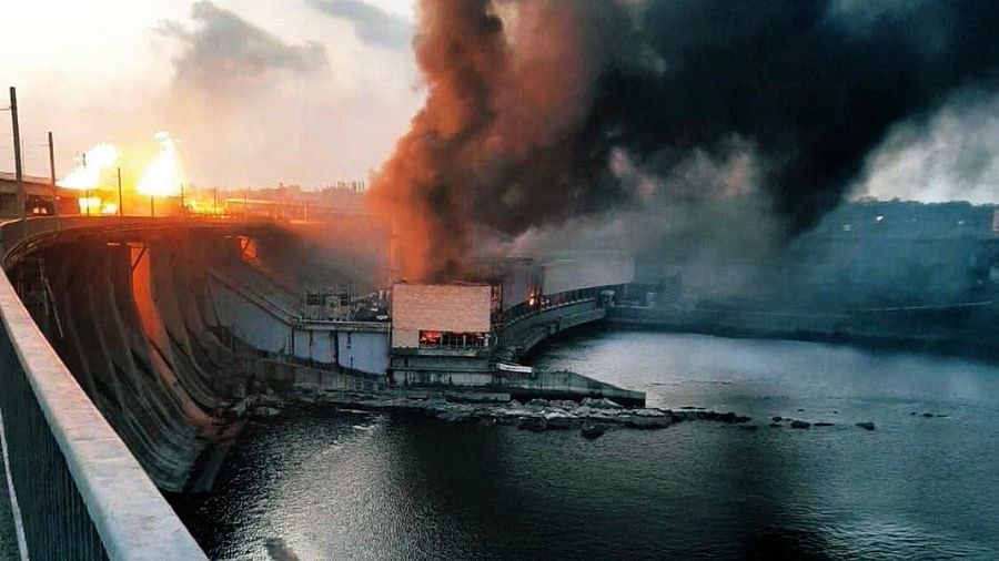 <div class="paragraphs"><p>Russia attacks Ukraine's largest dam, DniproHES.</p></div>