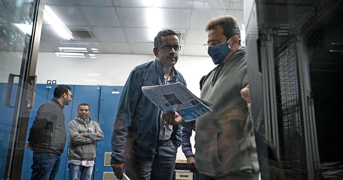 6 am: Editor hands you your newspaper