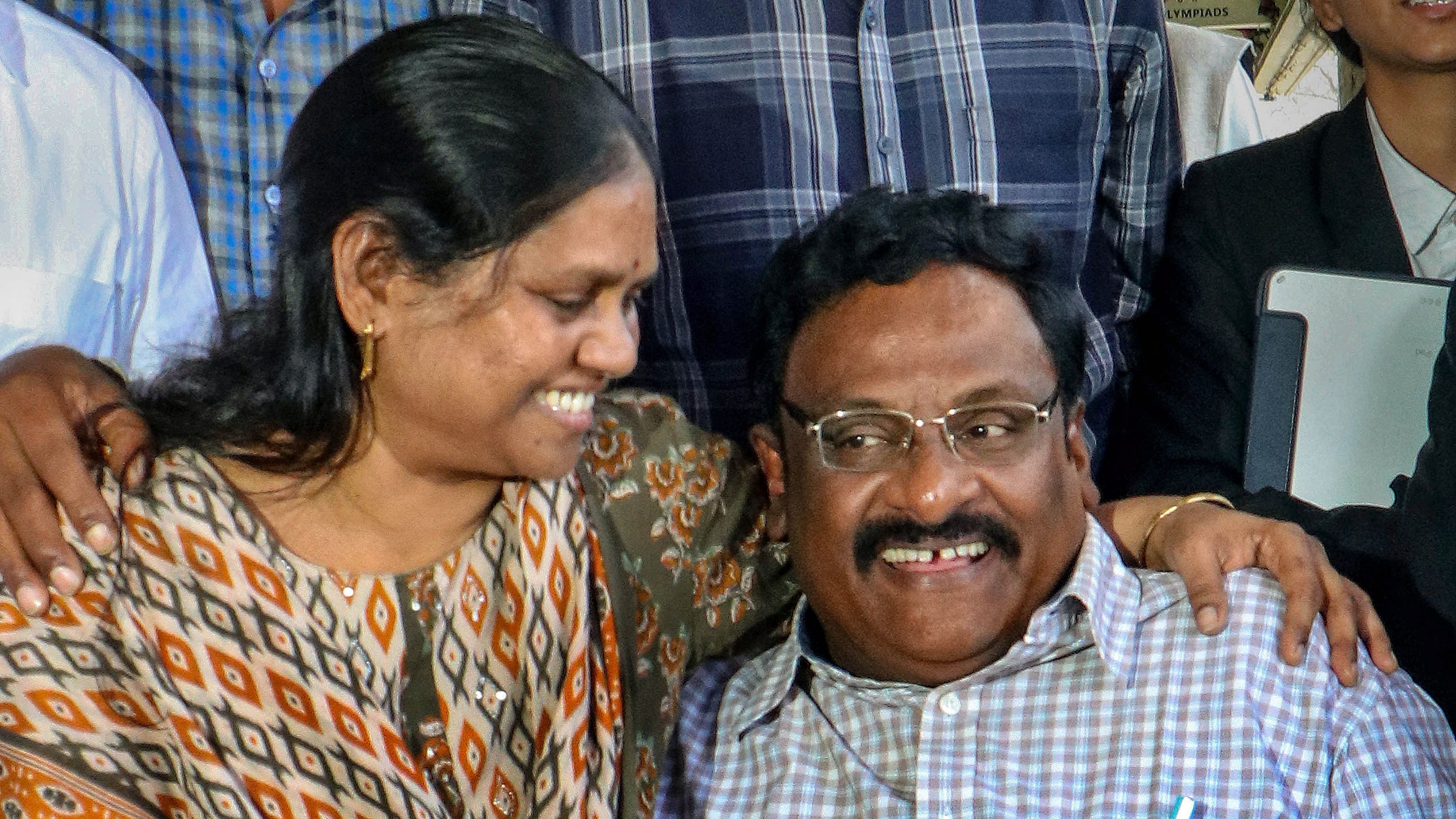 <div class="paragraphs"><p>Former Delhi University professor G.N. Saibaba with his wife Vasantha Kumar during a press conference after he was released from the Nagpur Central Jail.</p></div>