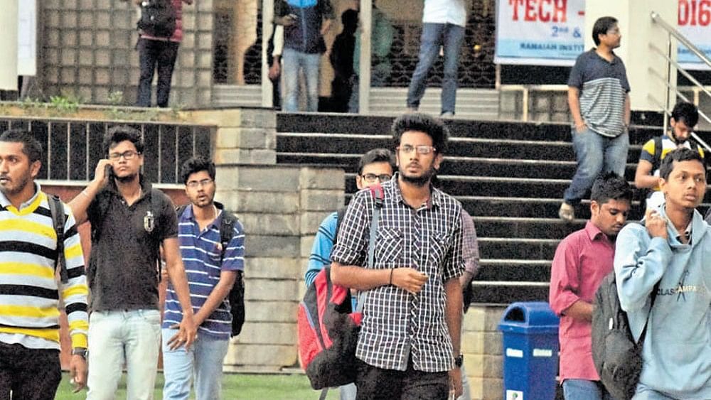 <div class="paragraphs"><p>A representative image of students in a college campus. </p></div>