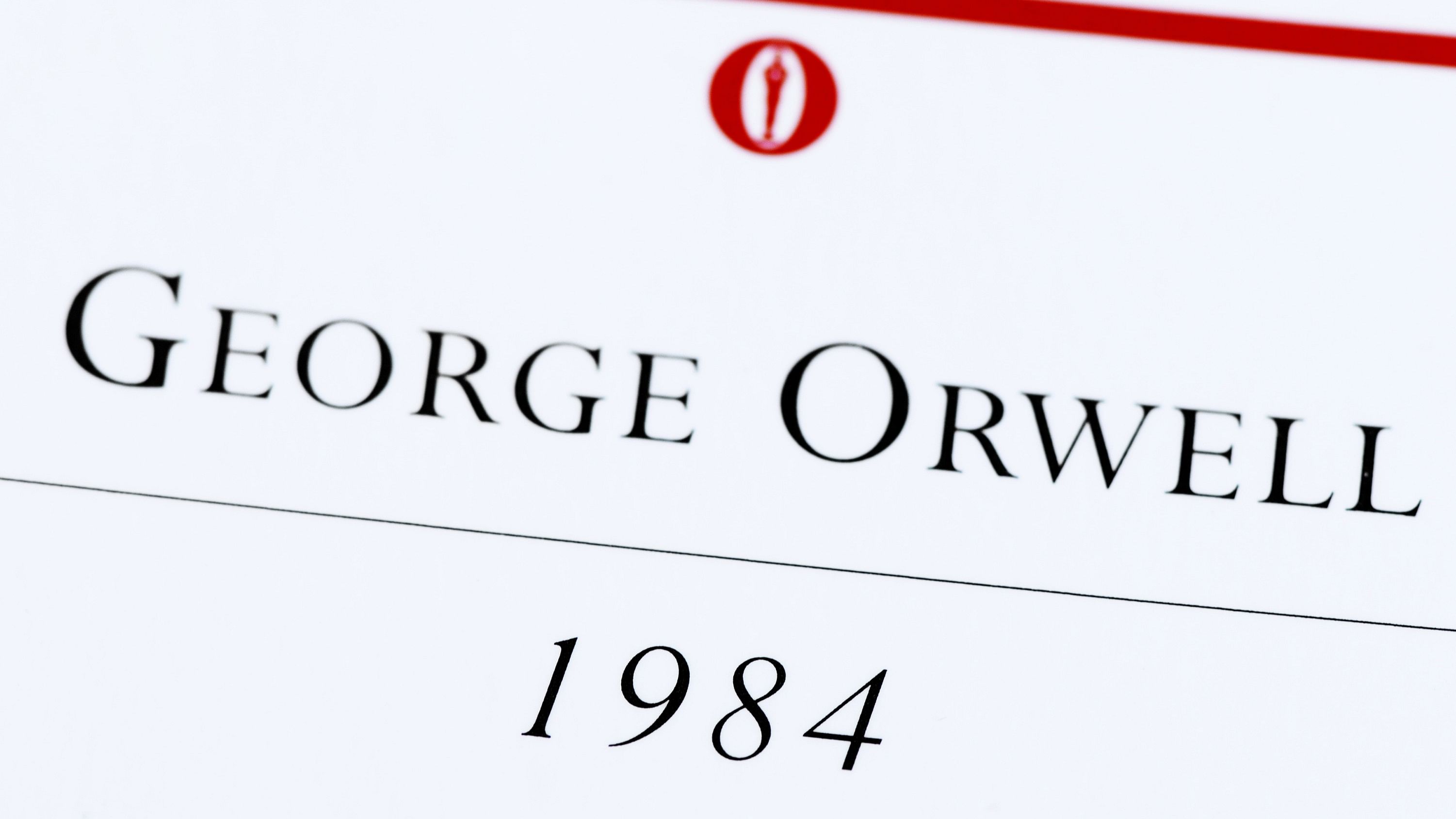<div class="paragraphs"><p>George Orwell 1984 book macro, Italian version published by Oscar Mondadori.</p></div>