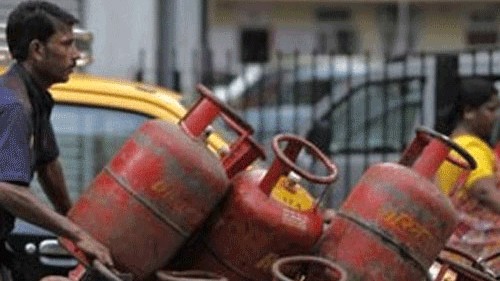 <div class="paragraphs"><p>The Modi Government has slashed the price of cooking gas (LPG) cylinders by Rs 100.</p></div>